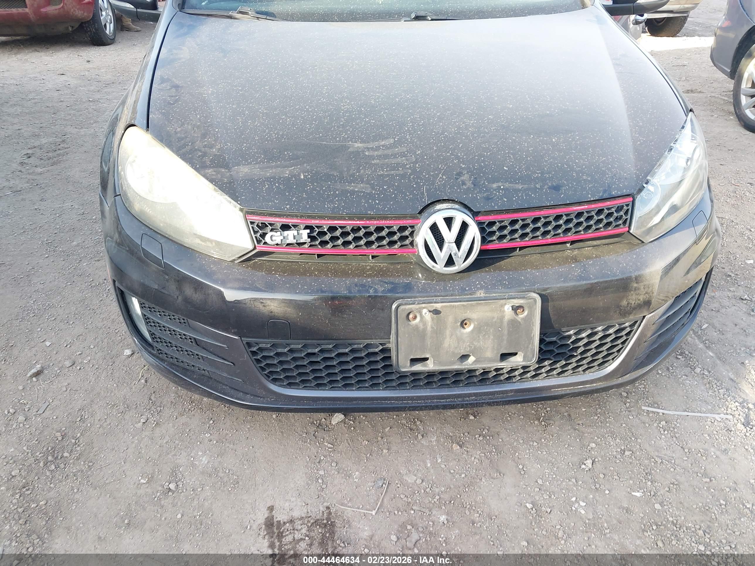 VOLKSWAGEN GTI image 6