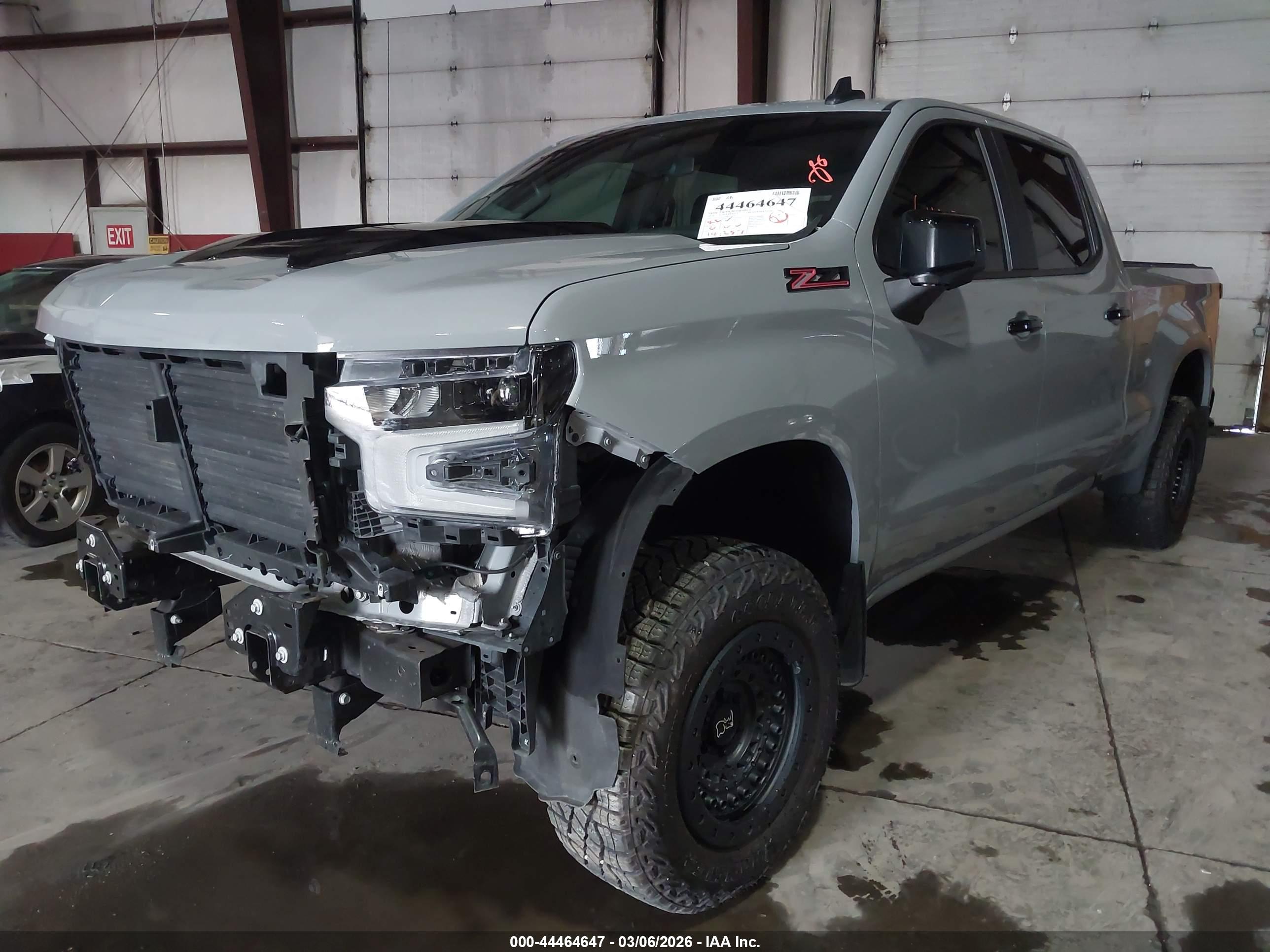 CHEVROLET SILVERADO image 2