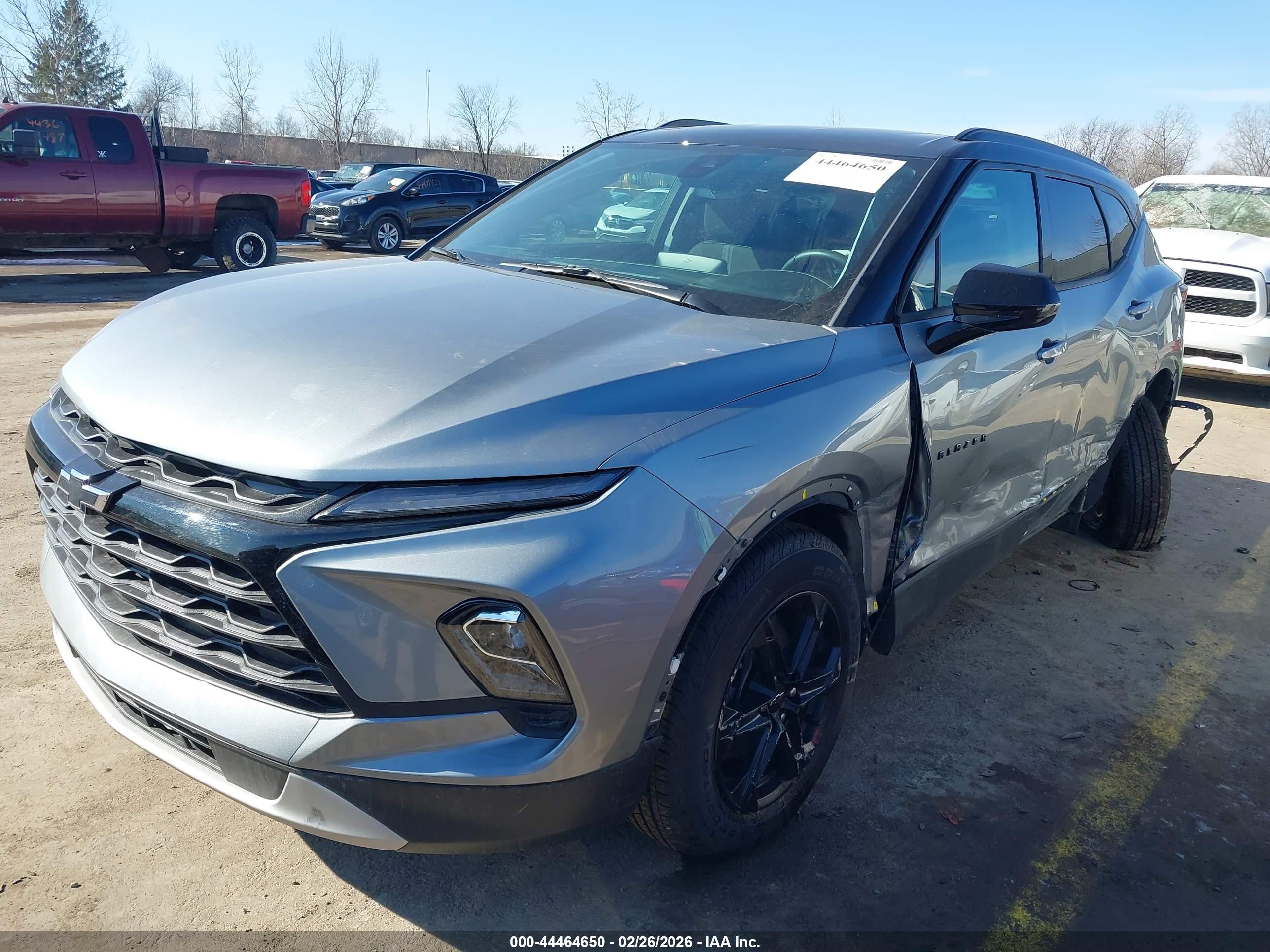 CHEVROLET BLAZER image 2