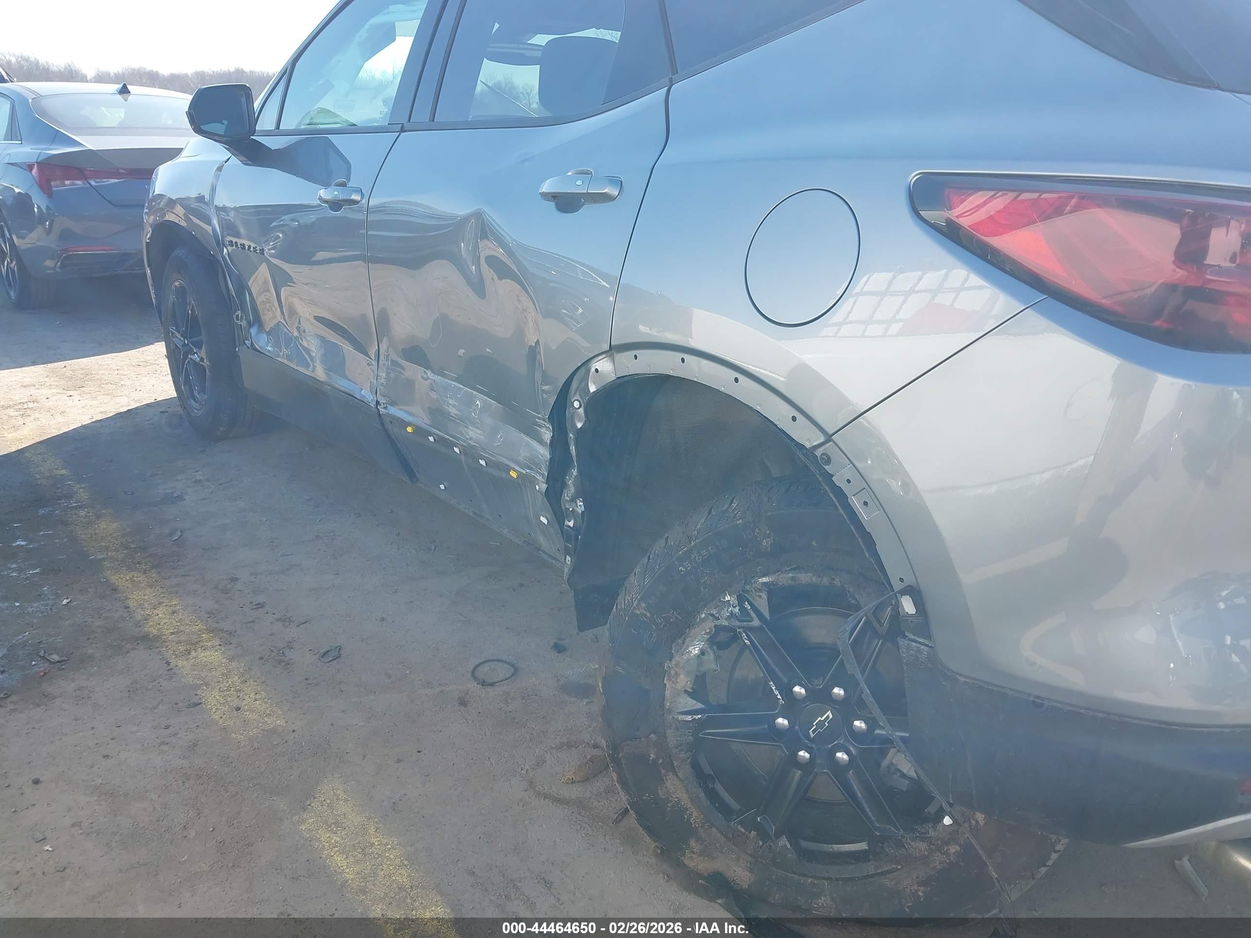 CHEVROLET BLAZER image 6