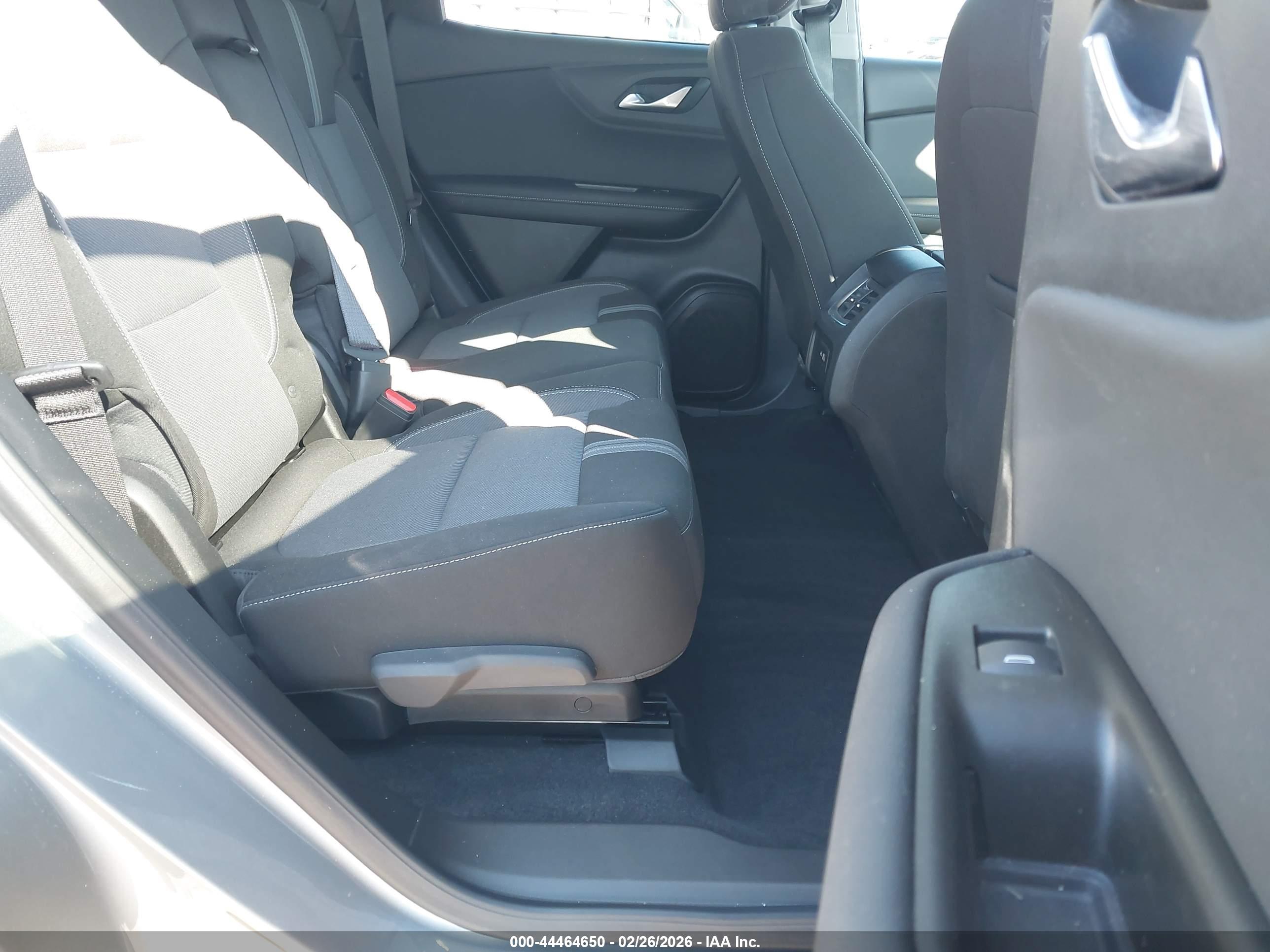 CHEVROLET BLAZER image 8