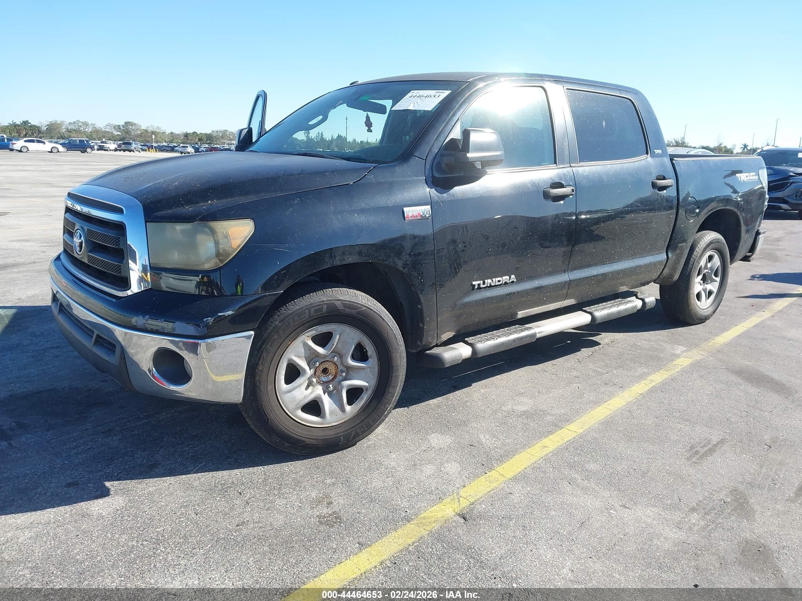 TOYOTA TUNDRA image 2