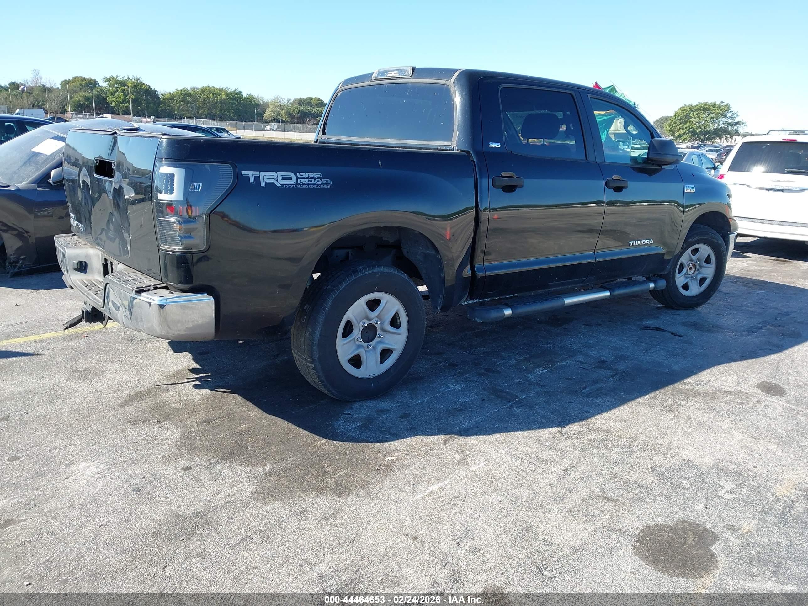 TOYOTA TUNDRA image 4