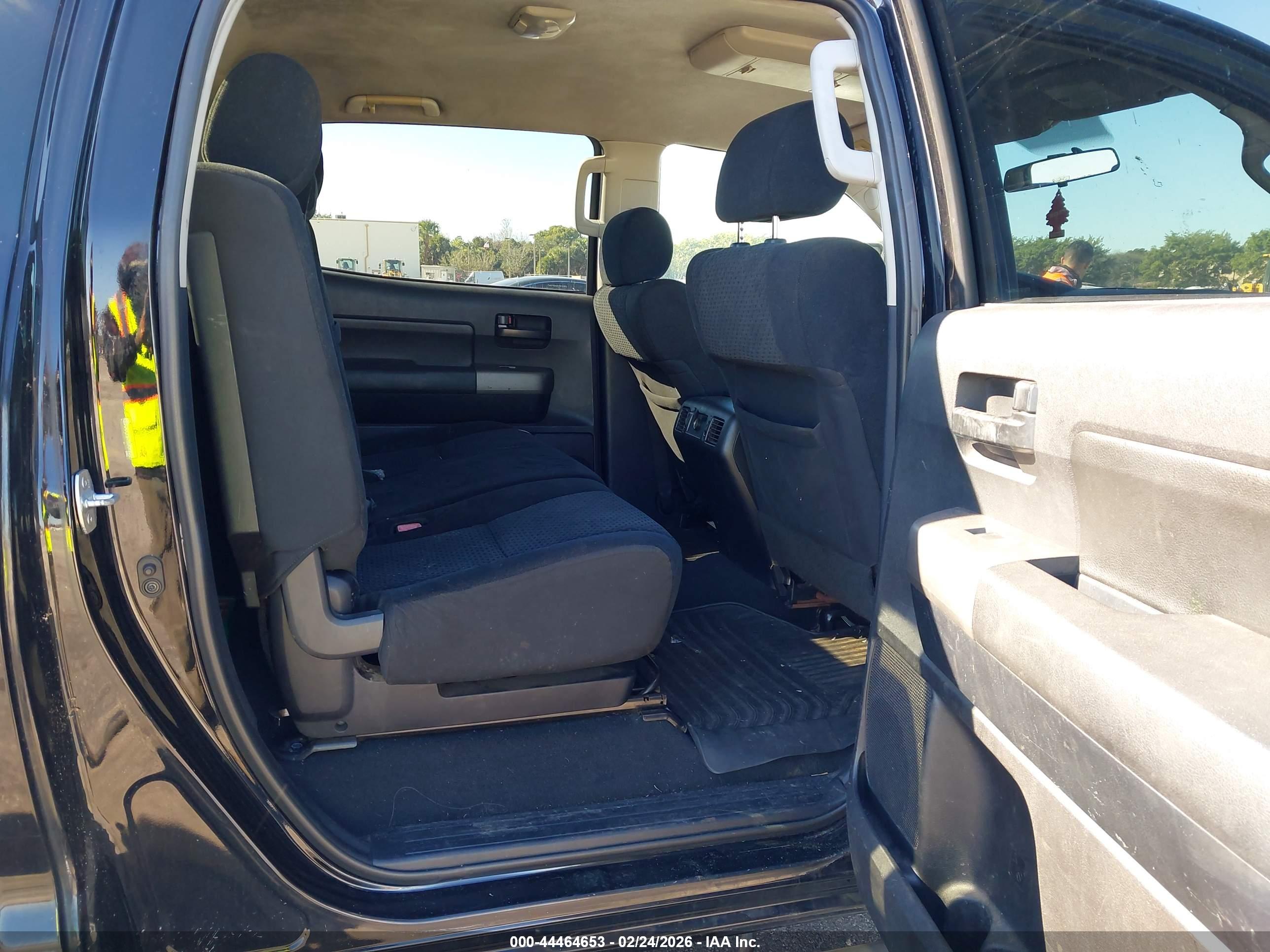 TOYOTA TUNDRA image 8