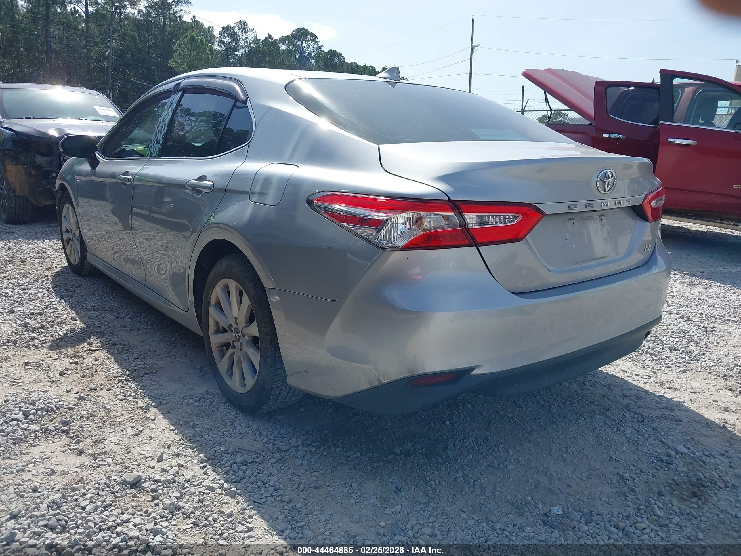 TOYOTA CAMRY image 3