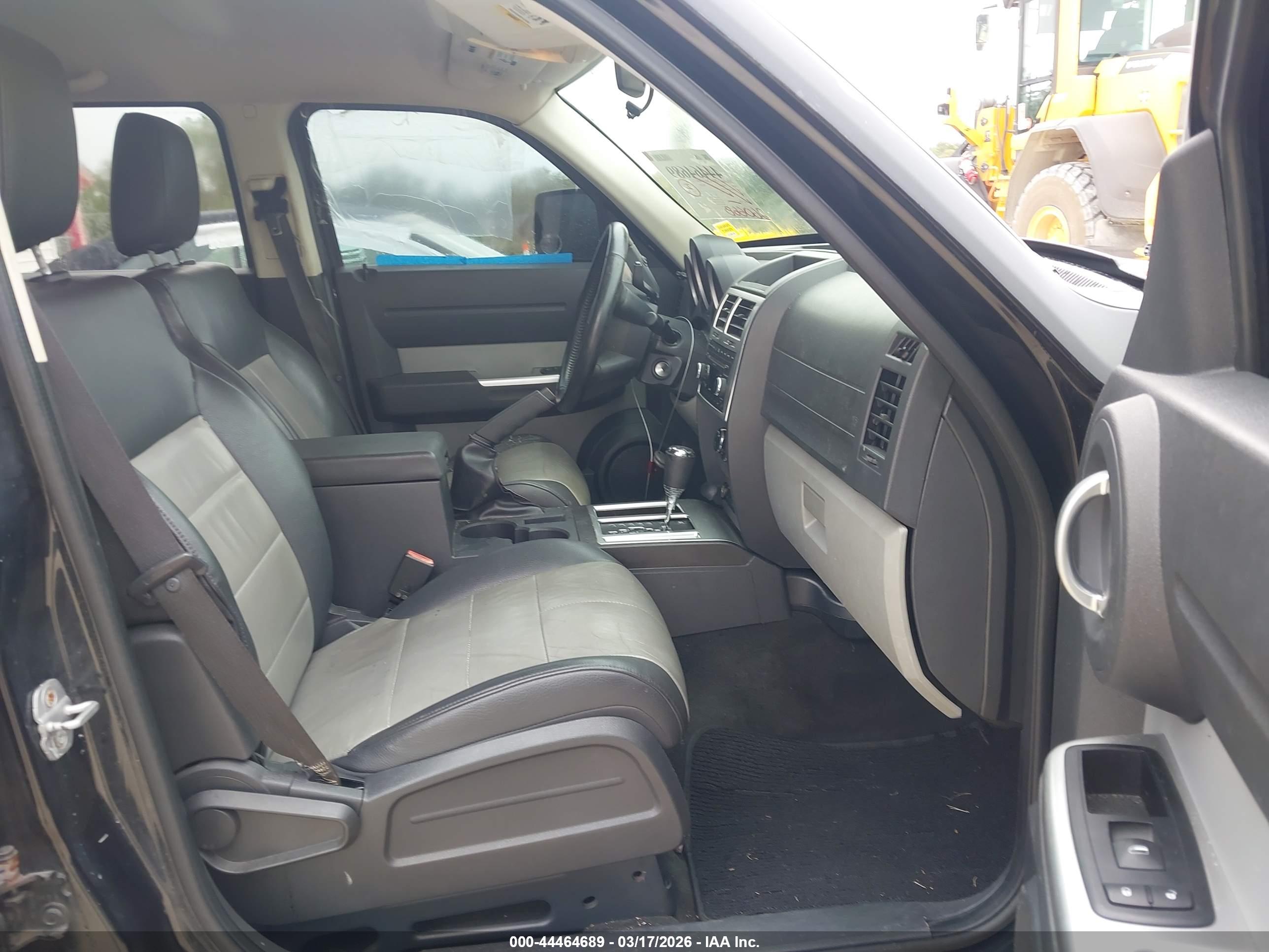 DODGE NITRO image 5