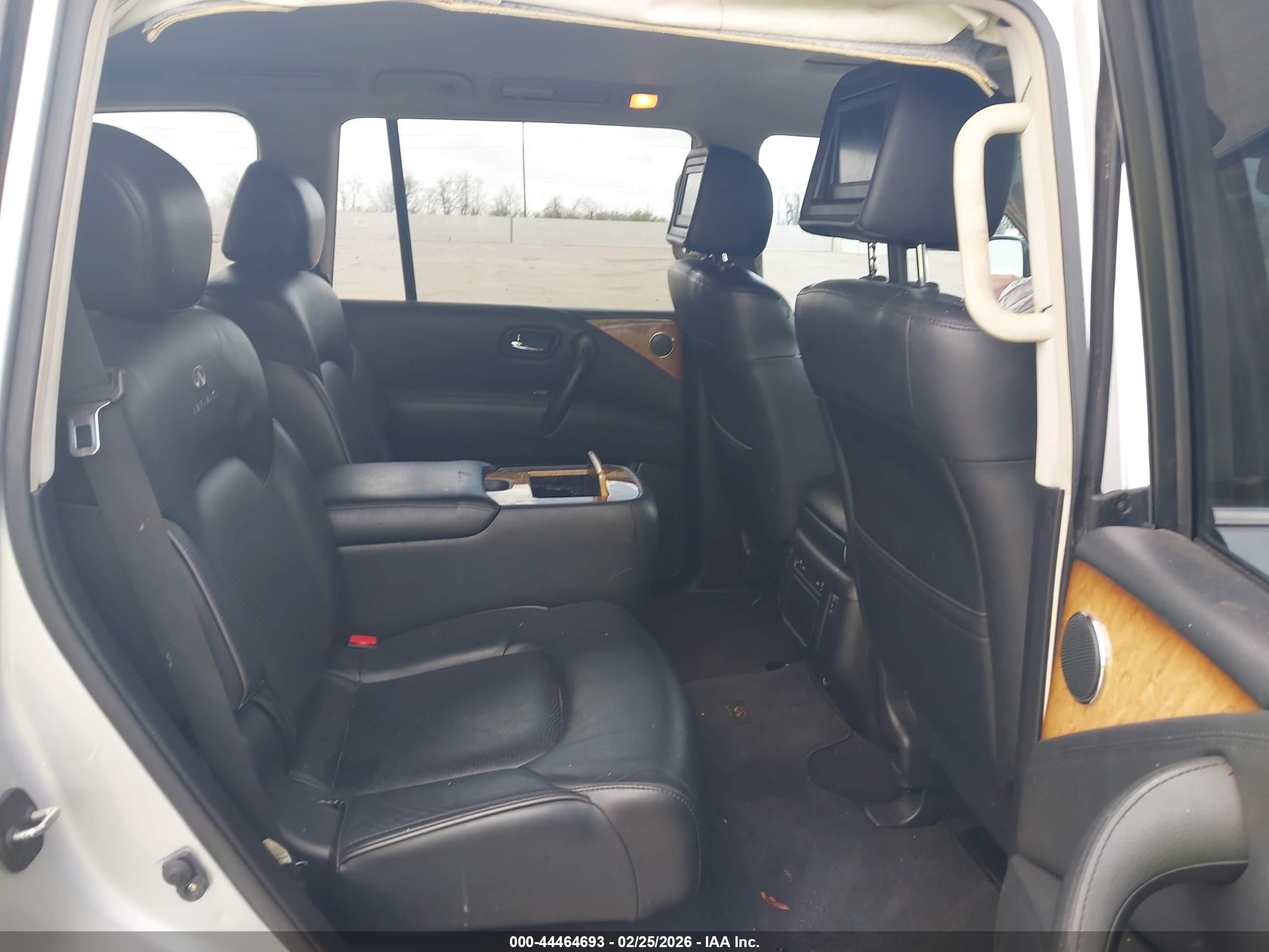 INFINITI QX80 image 8