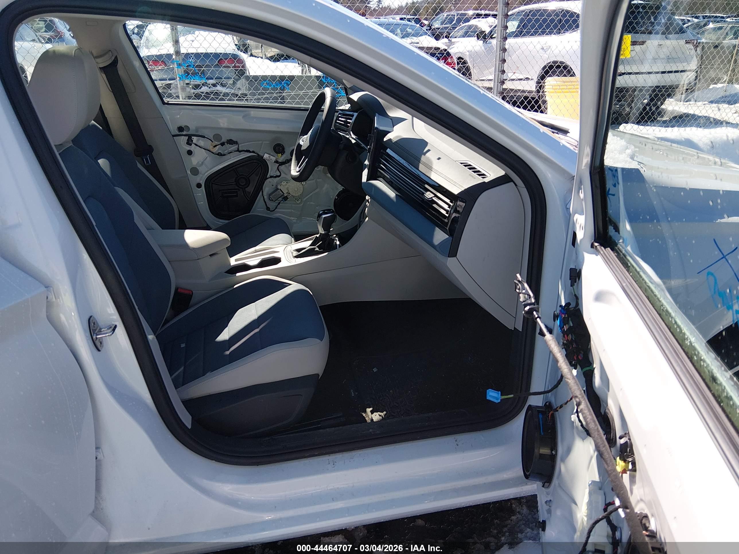 VOLKSWAGEN JETTA image 5