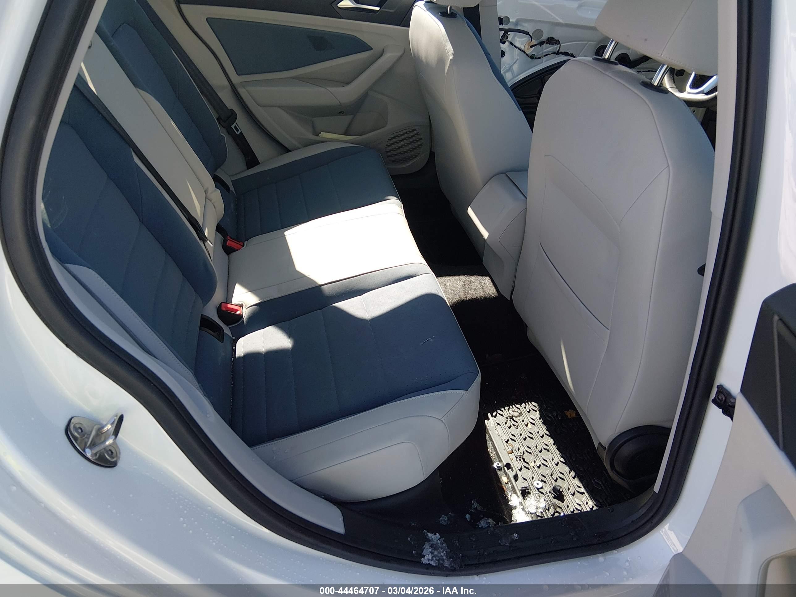 VOLKSWAGEN JETTA image 8