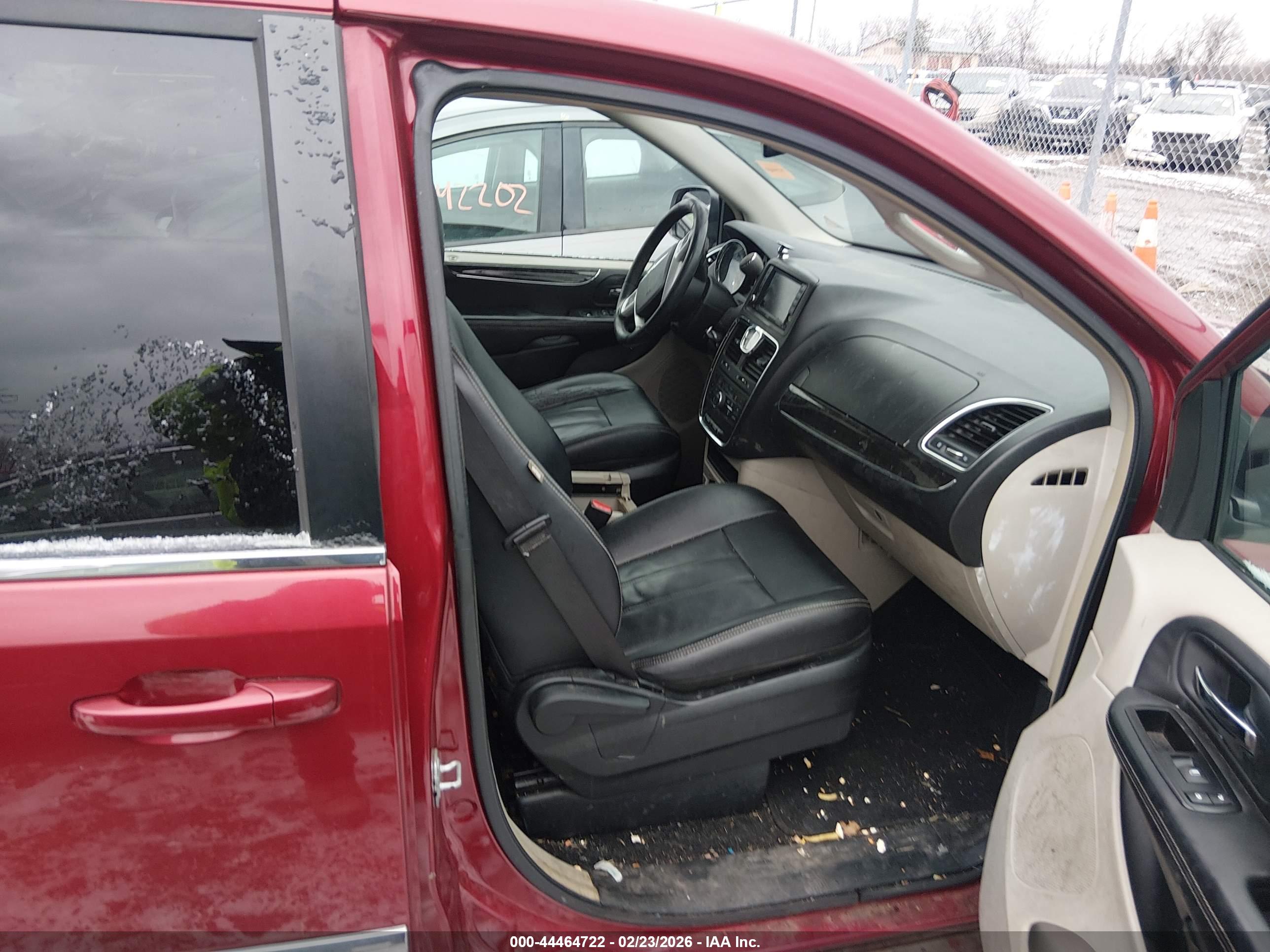 CHRYSLER TOWN image 5