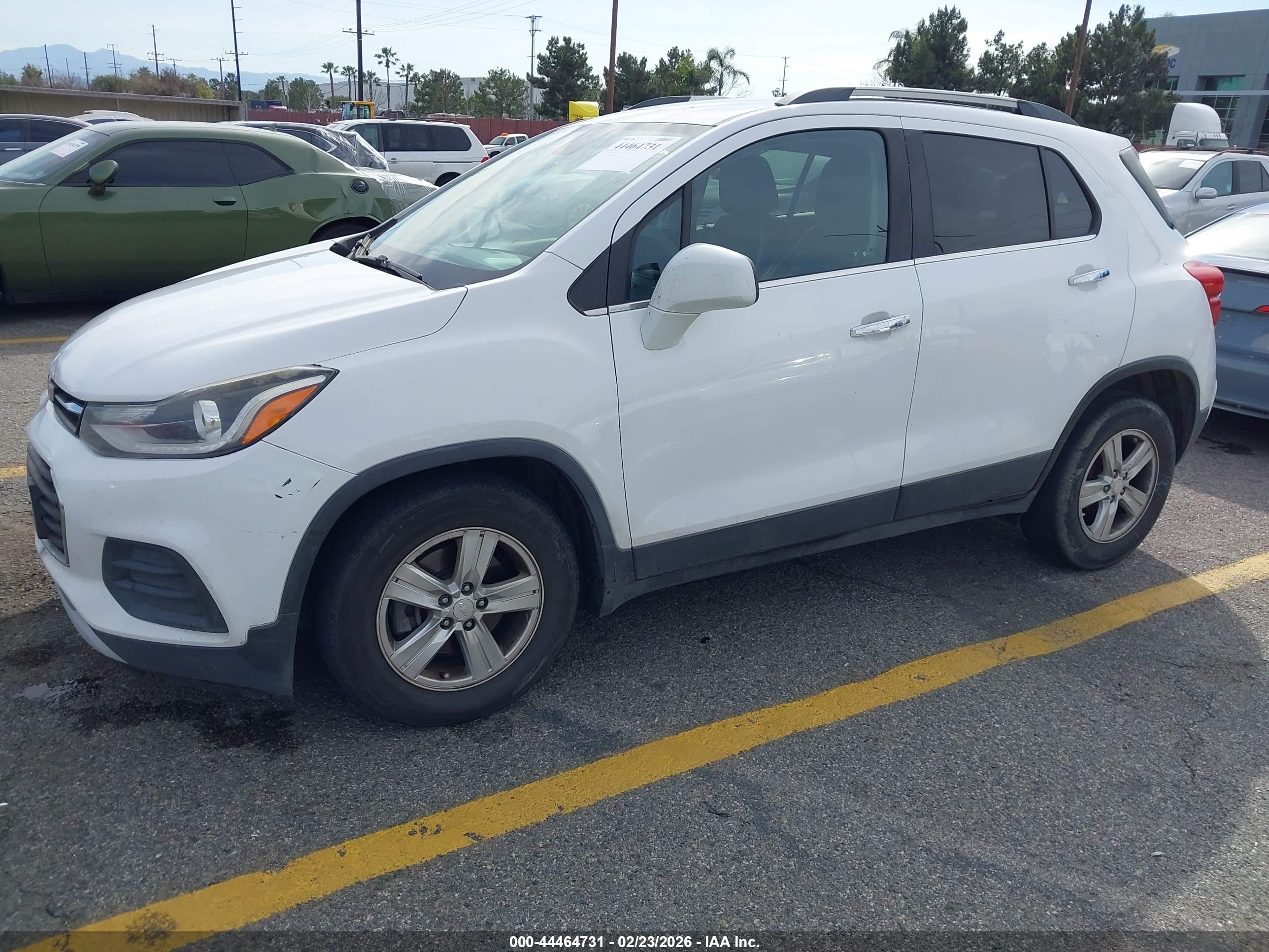 CHEVROLET TRAX image 2