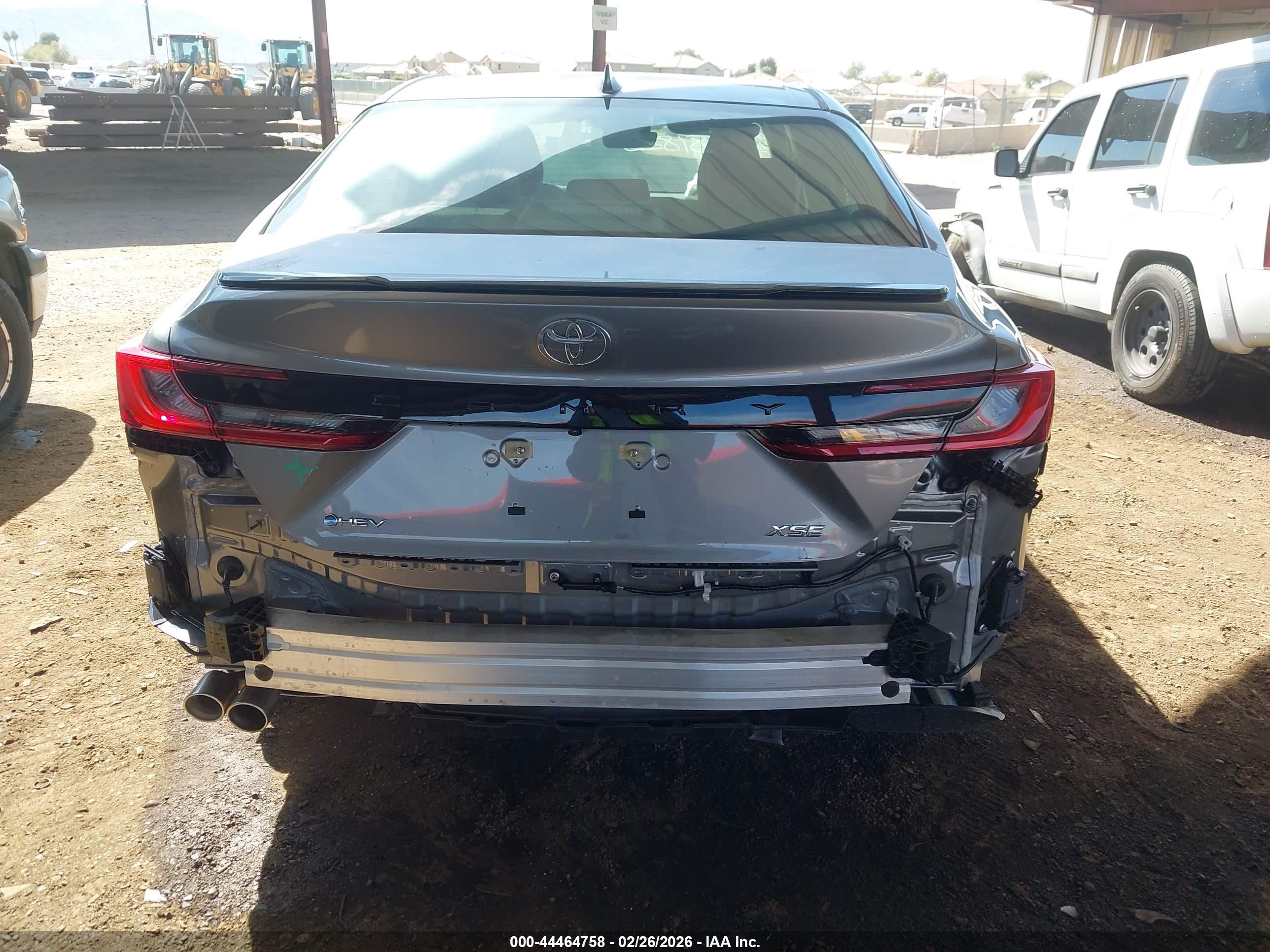 TOYOTA CAMRY image 6