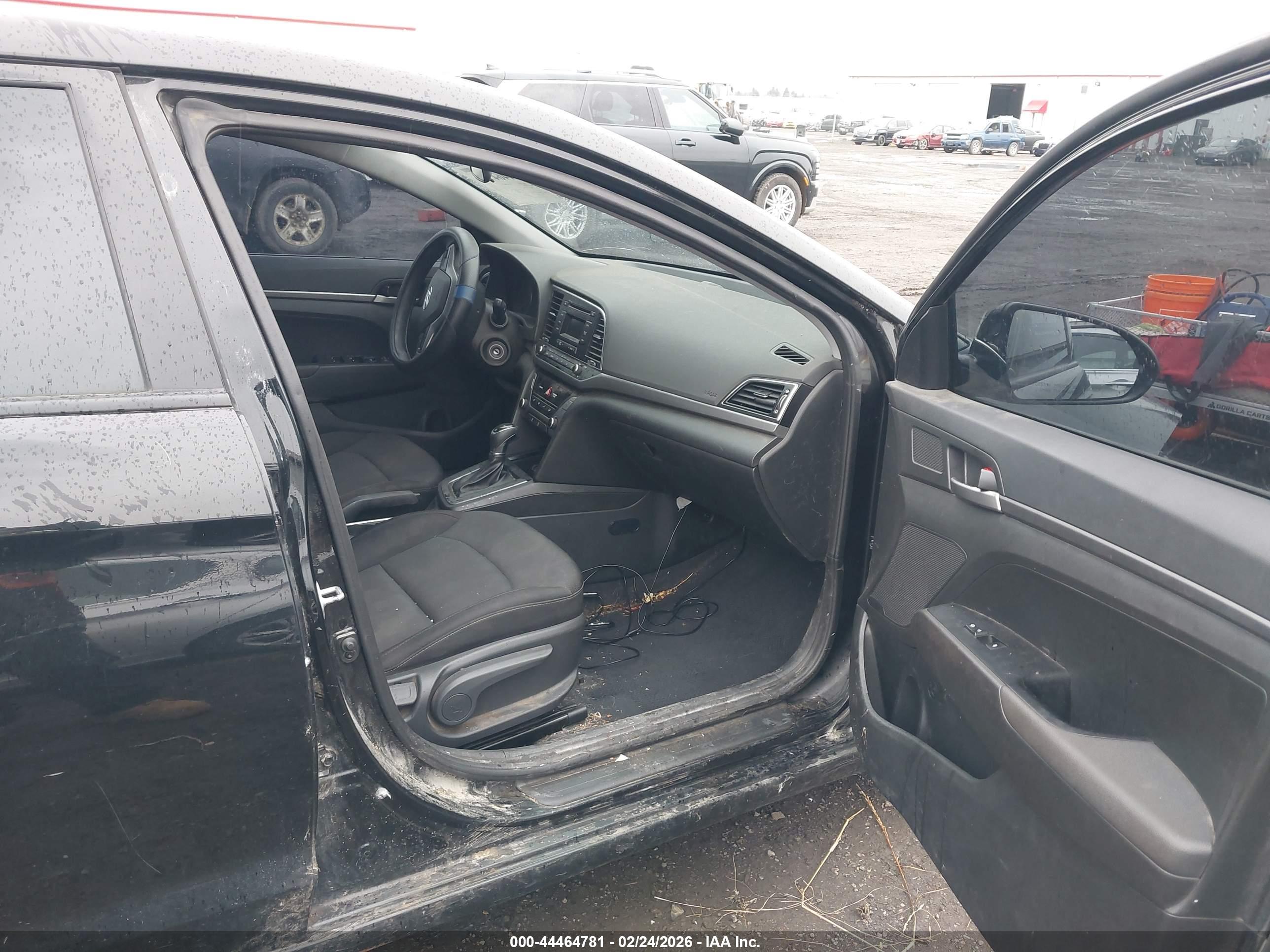 HYUNDAI ELANTRA image 5