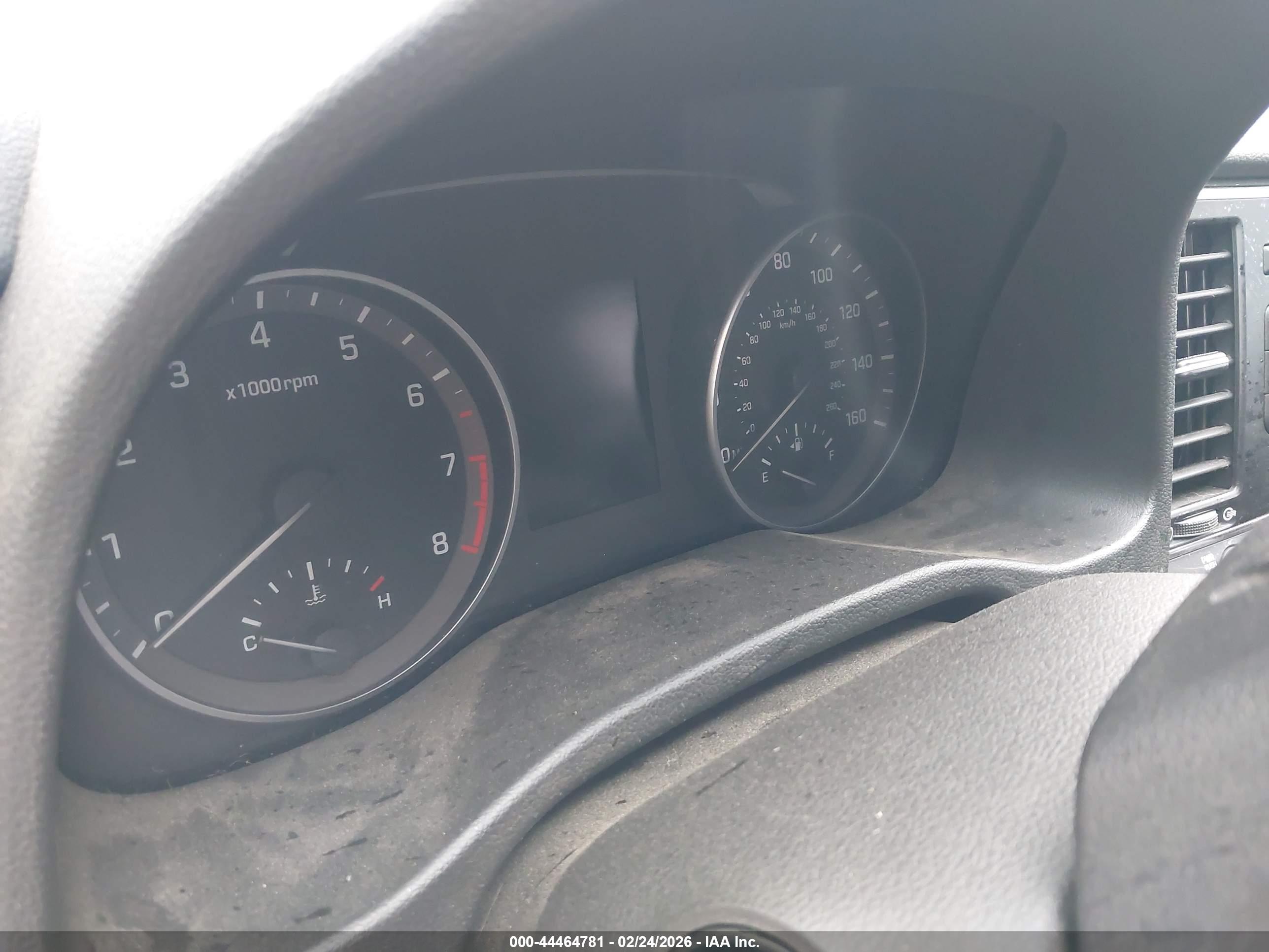 HYUNDAI ELANTRA image 7