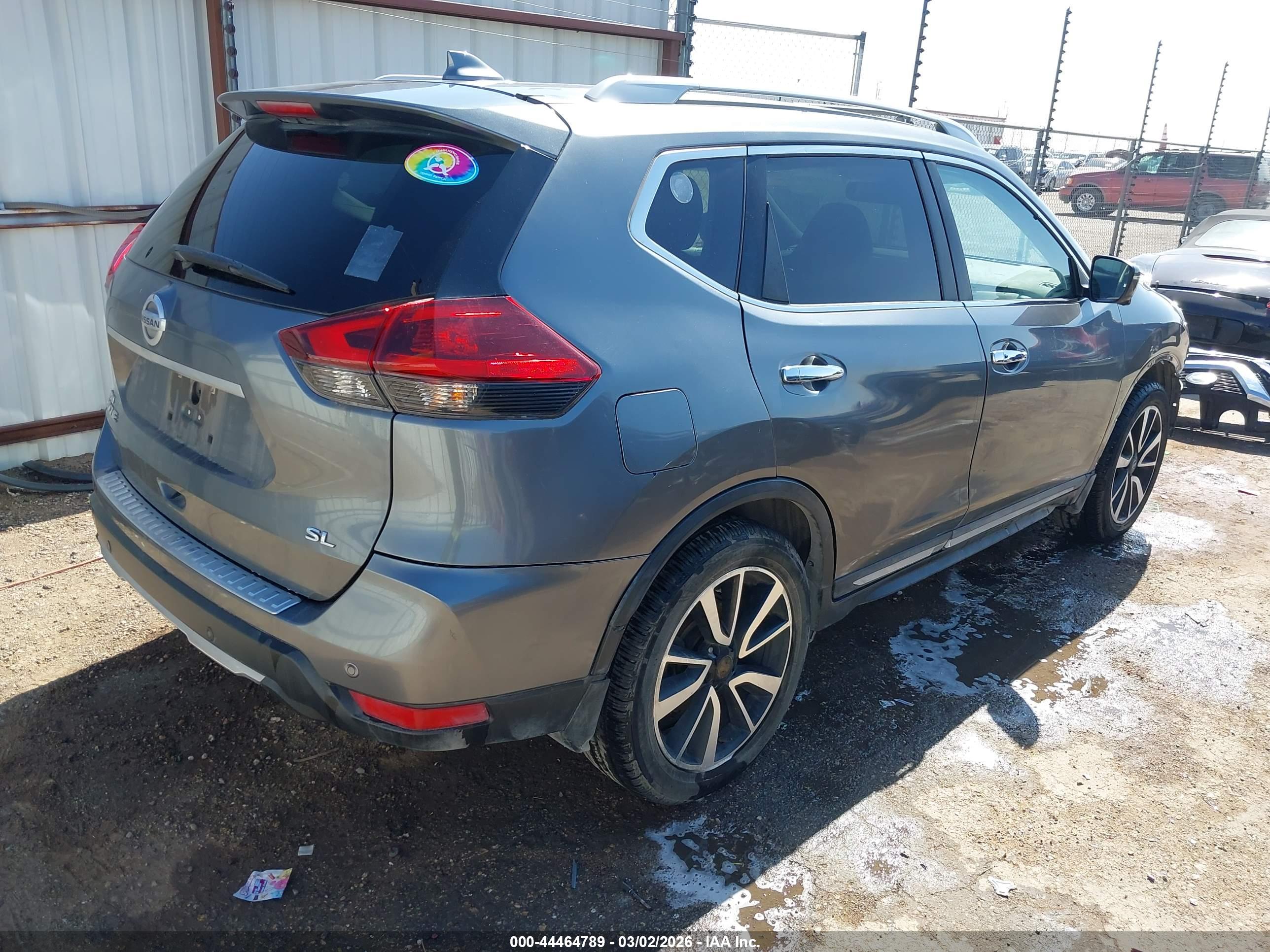 NISSAN ROGUE image 4