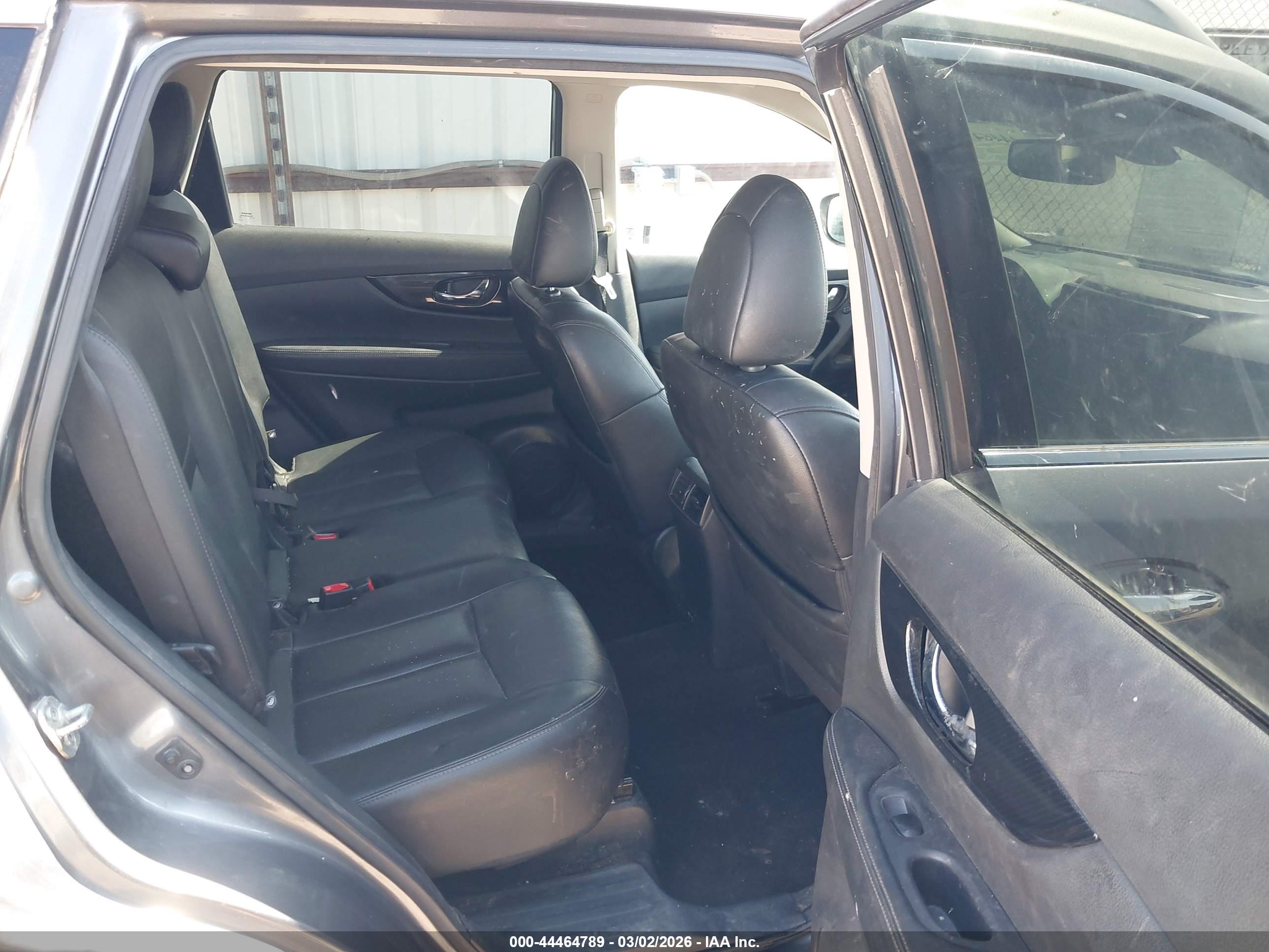 NISSAN ROGUE image 8