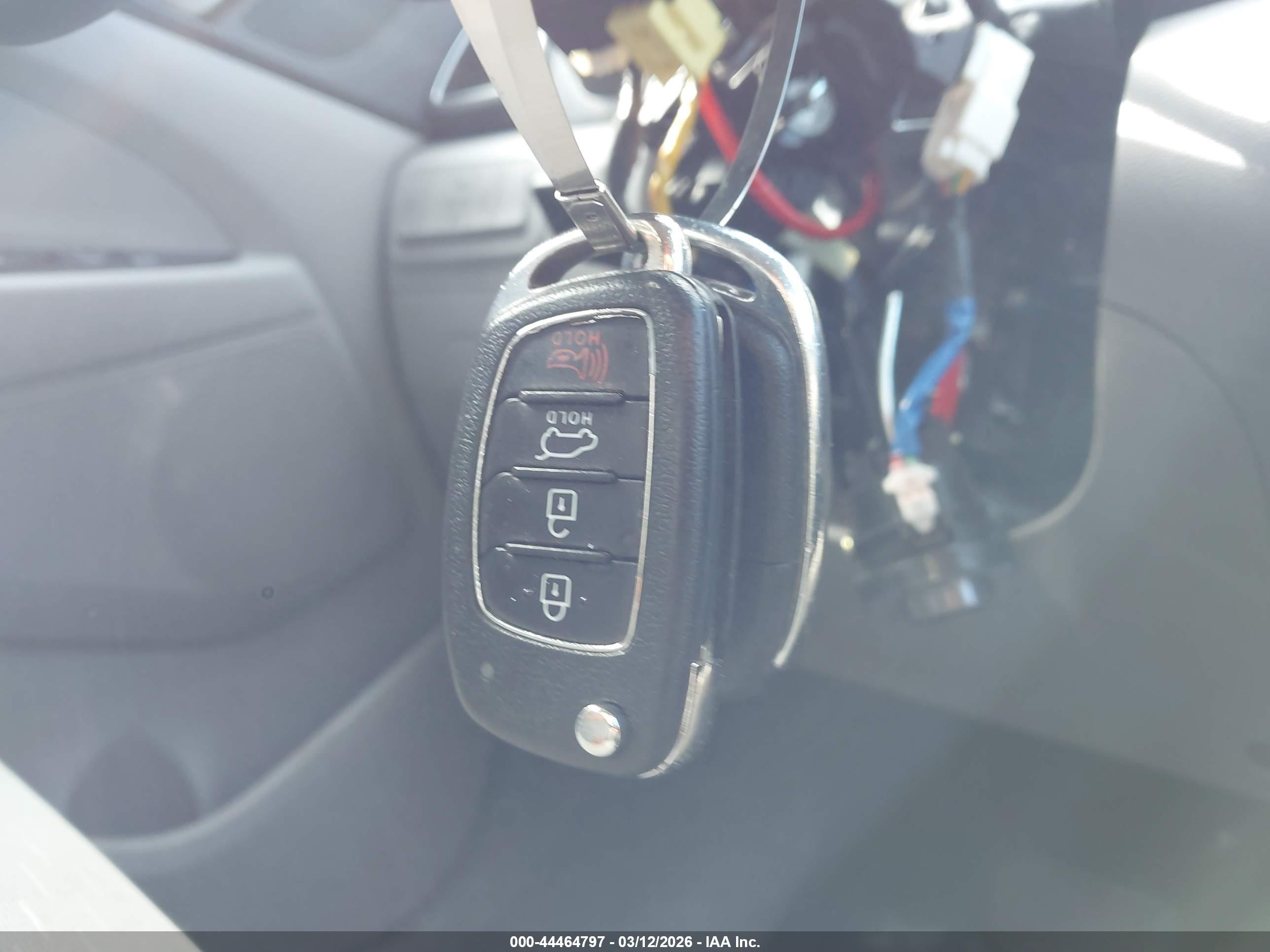 HYUNDAI TUCSON image 11