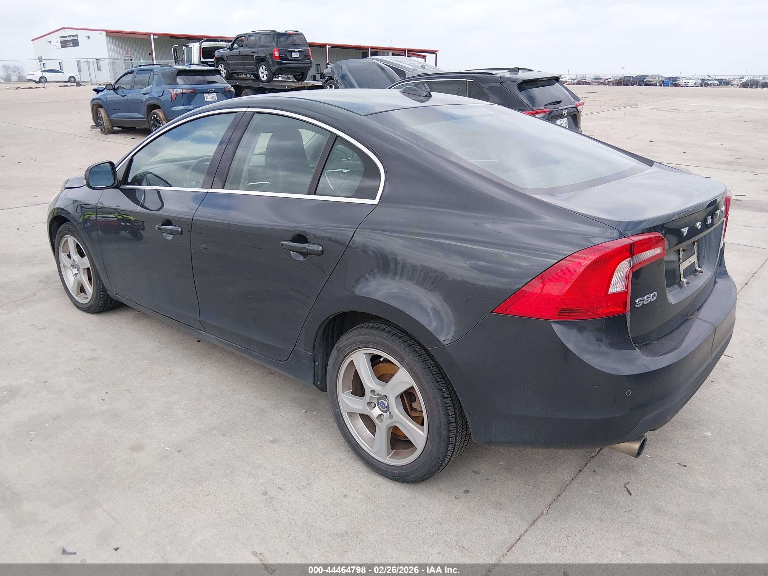 VOLVO S60 image 3