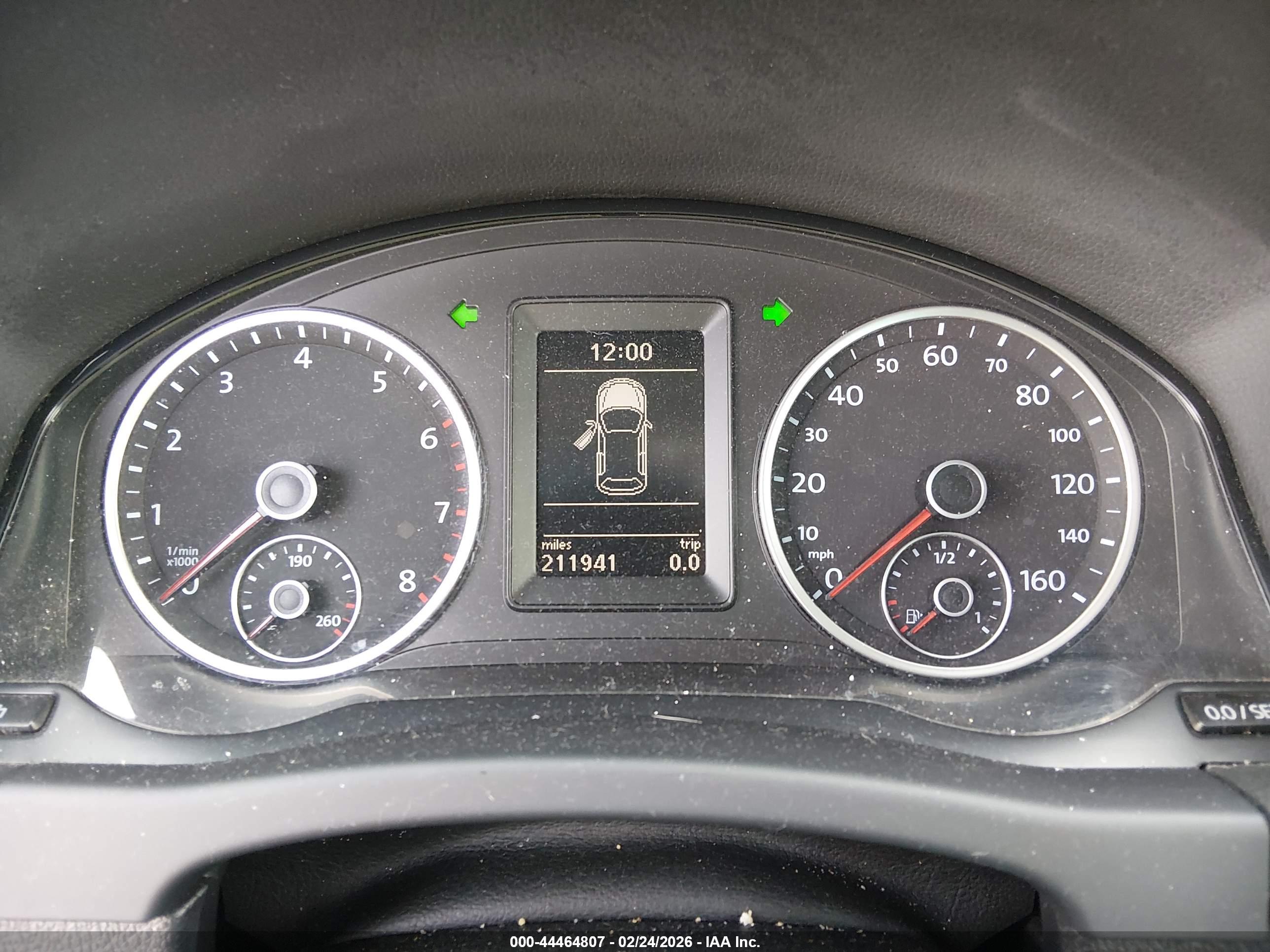 VOLKSWAGEN TIGUAN image 7