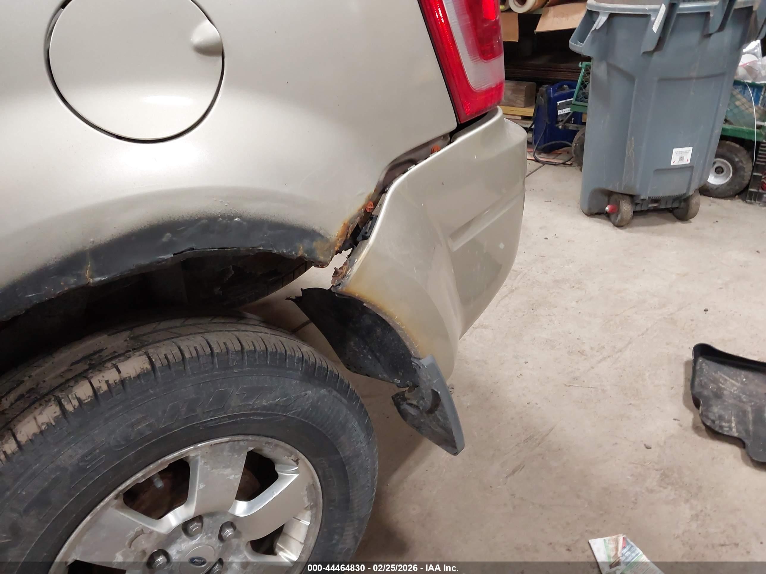 FORD ESCAPE image 6