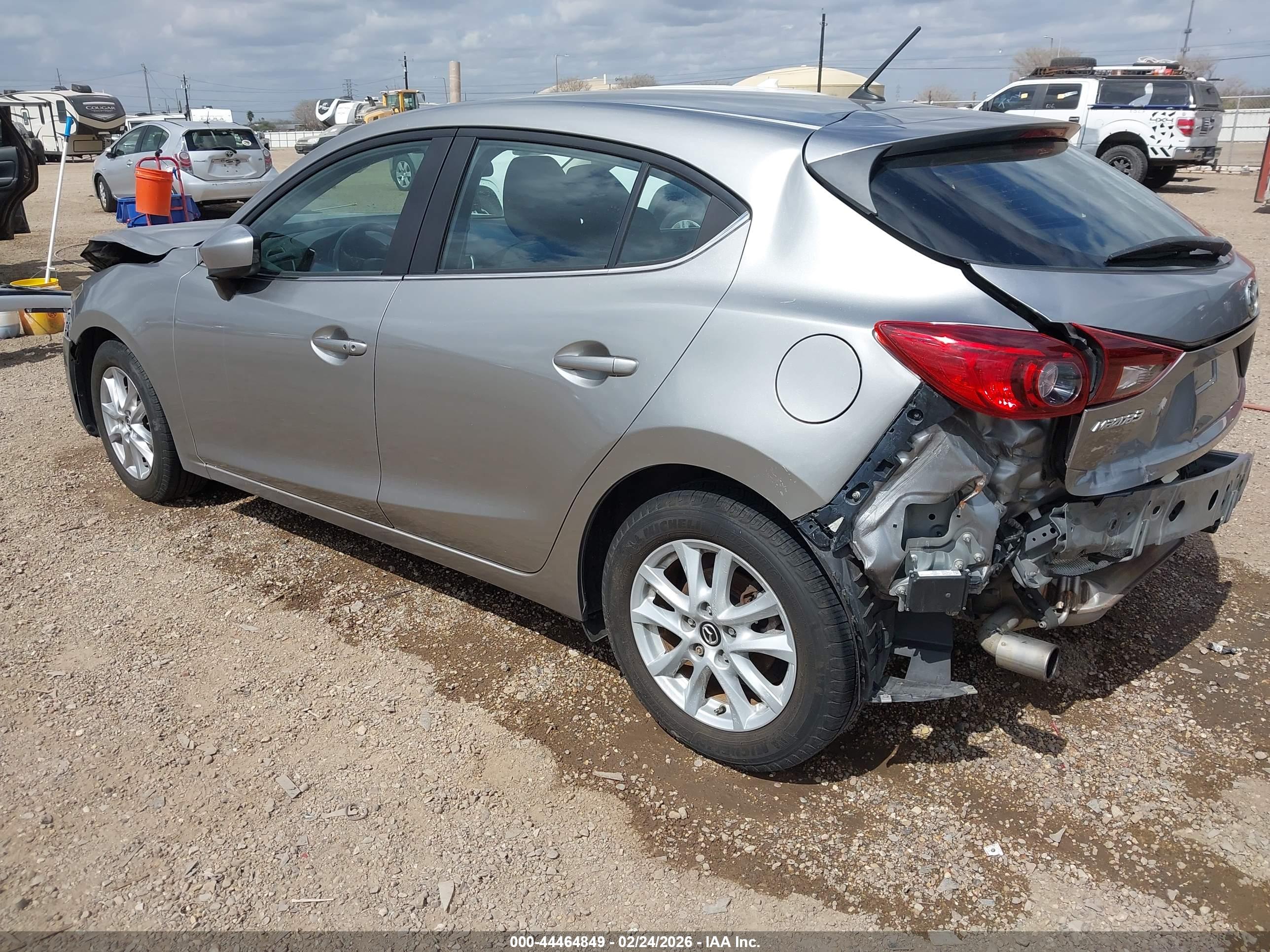 MAZDA MAZDA3 image 3