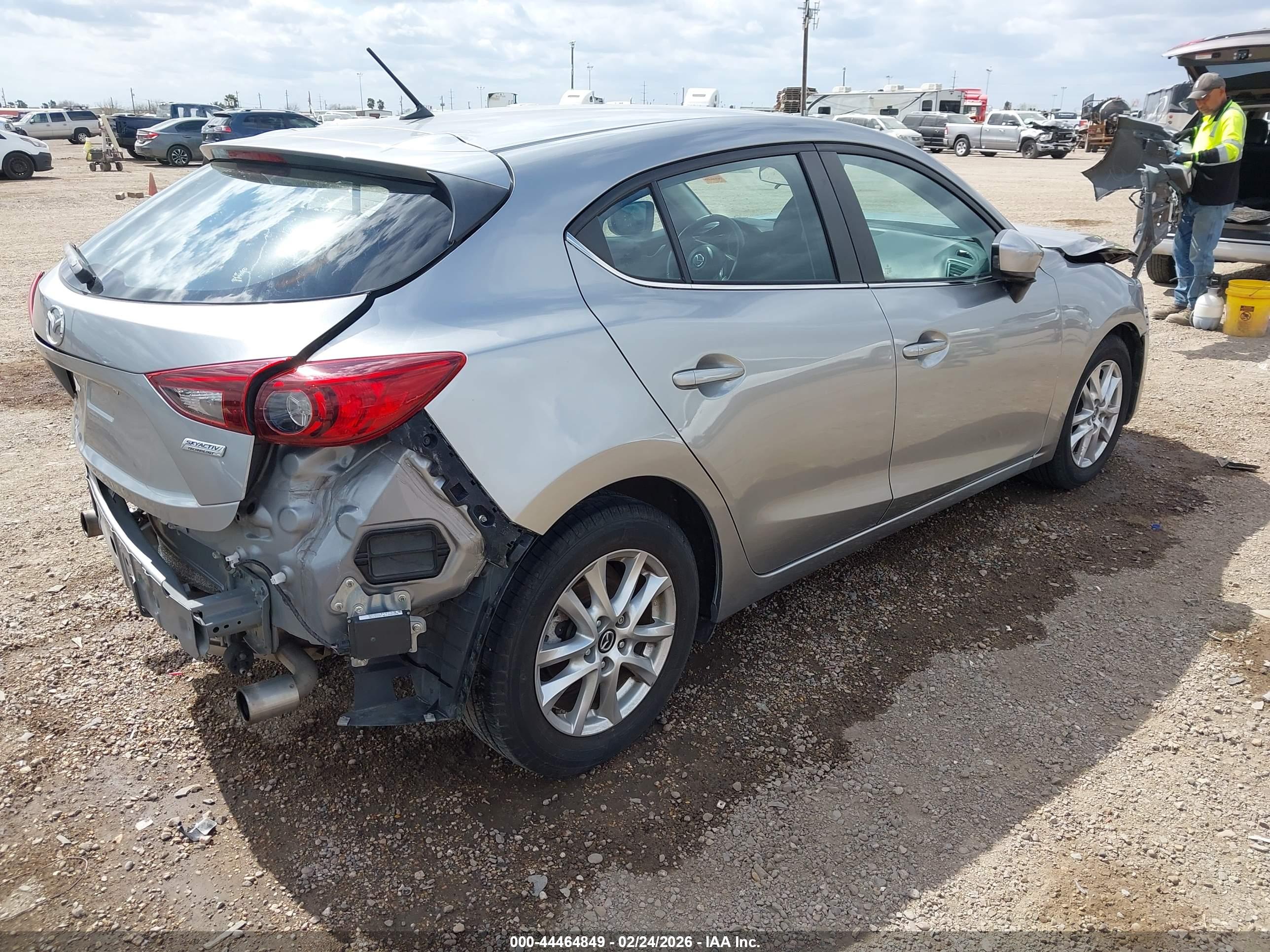 MAZDA MAZDA3 image 4