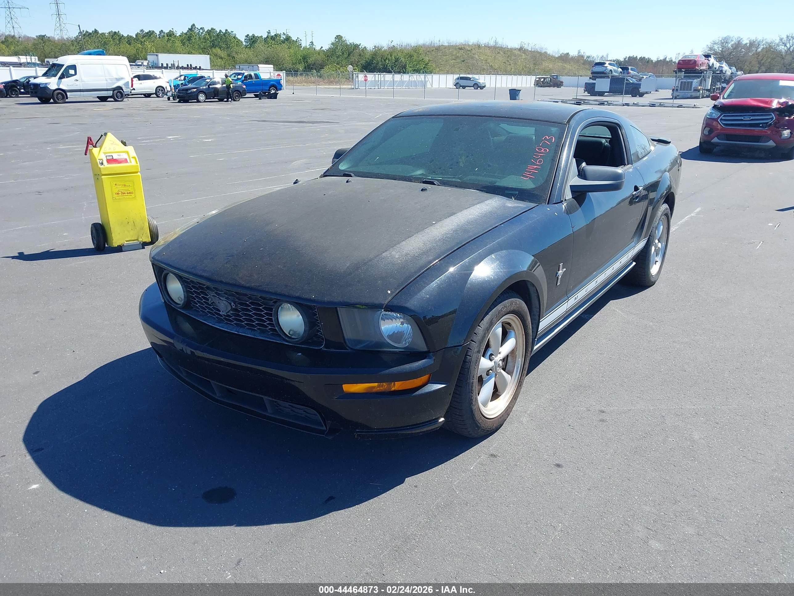FORD MUSTANG image 2