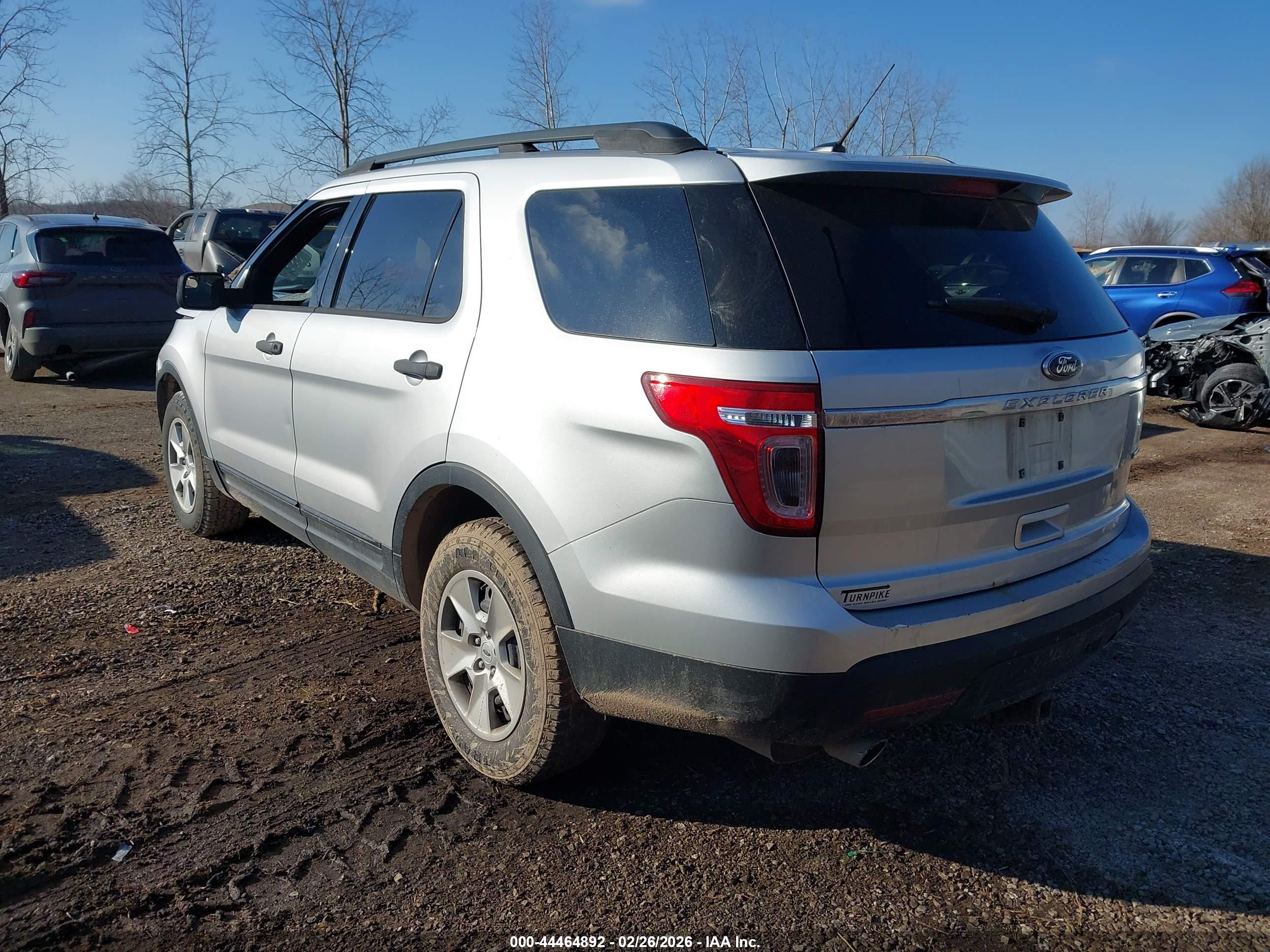 FORD EXPLORER image 3