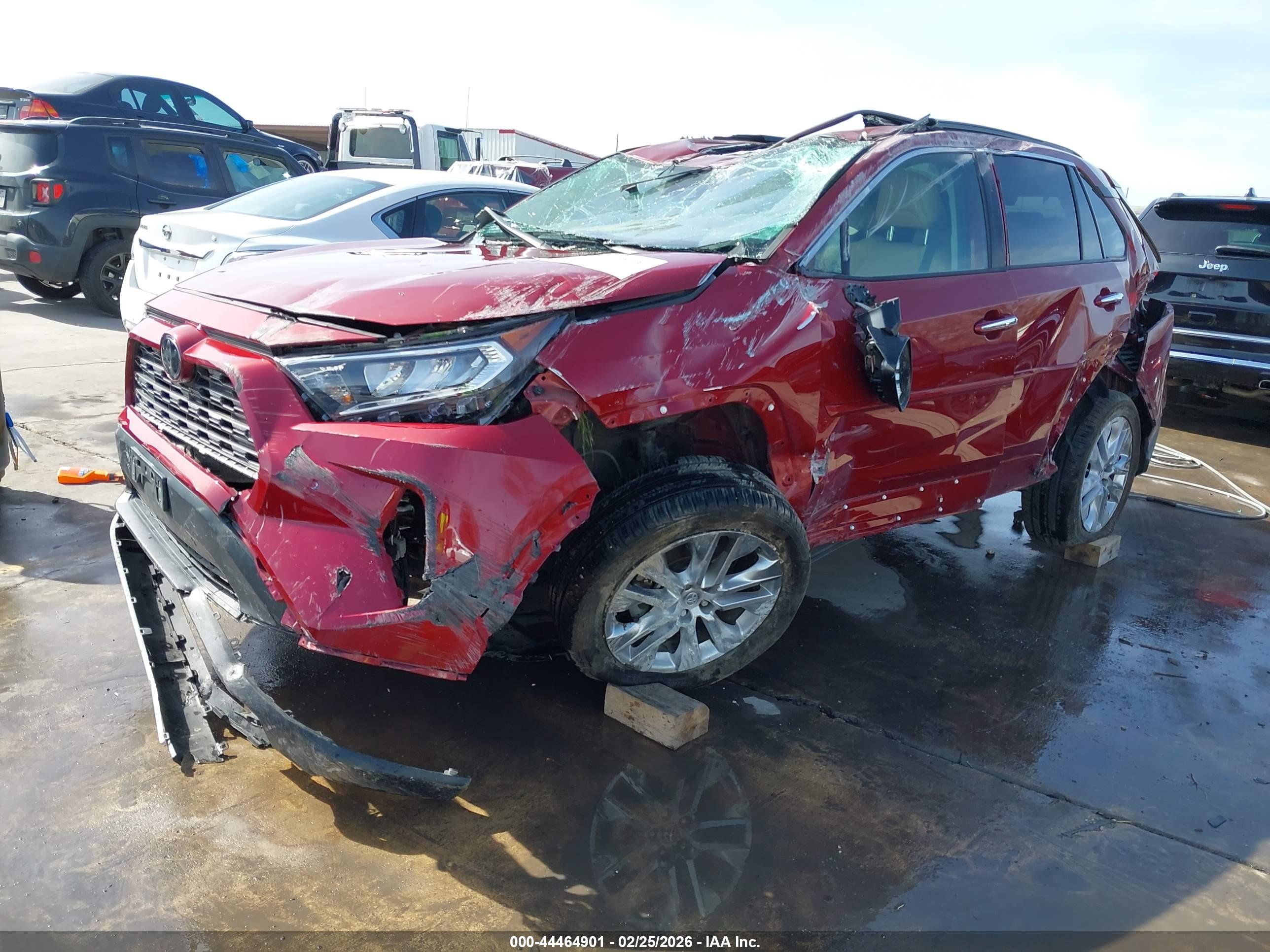 TOYOTA RAV4 image 2