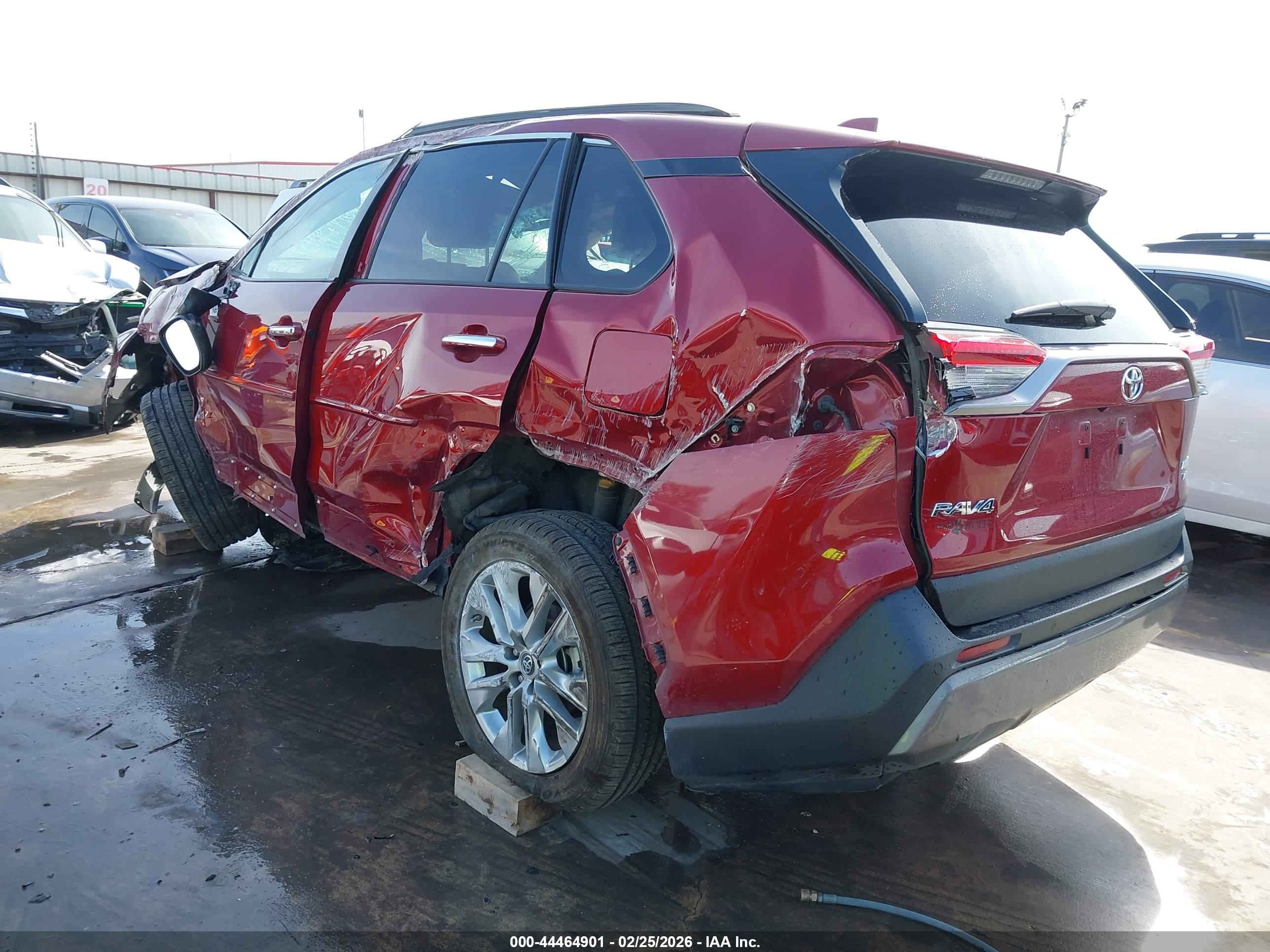 TOYOTA RAV4 image 3