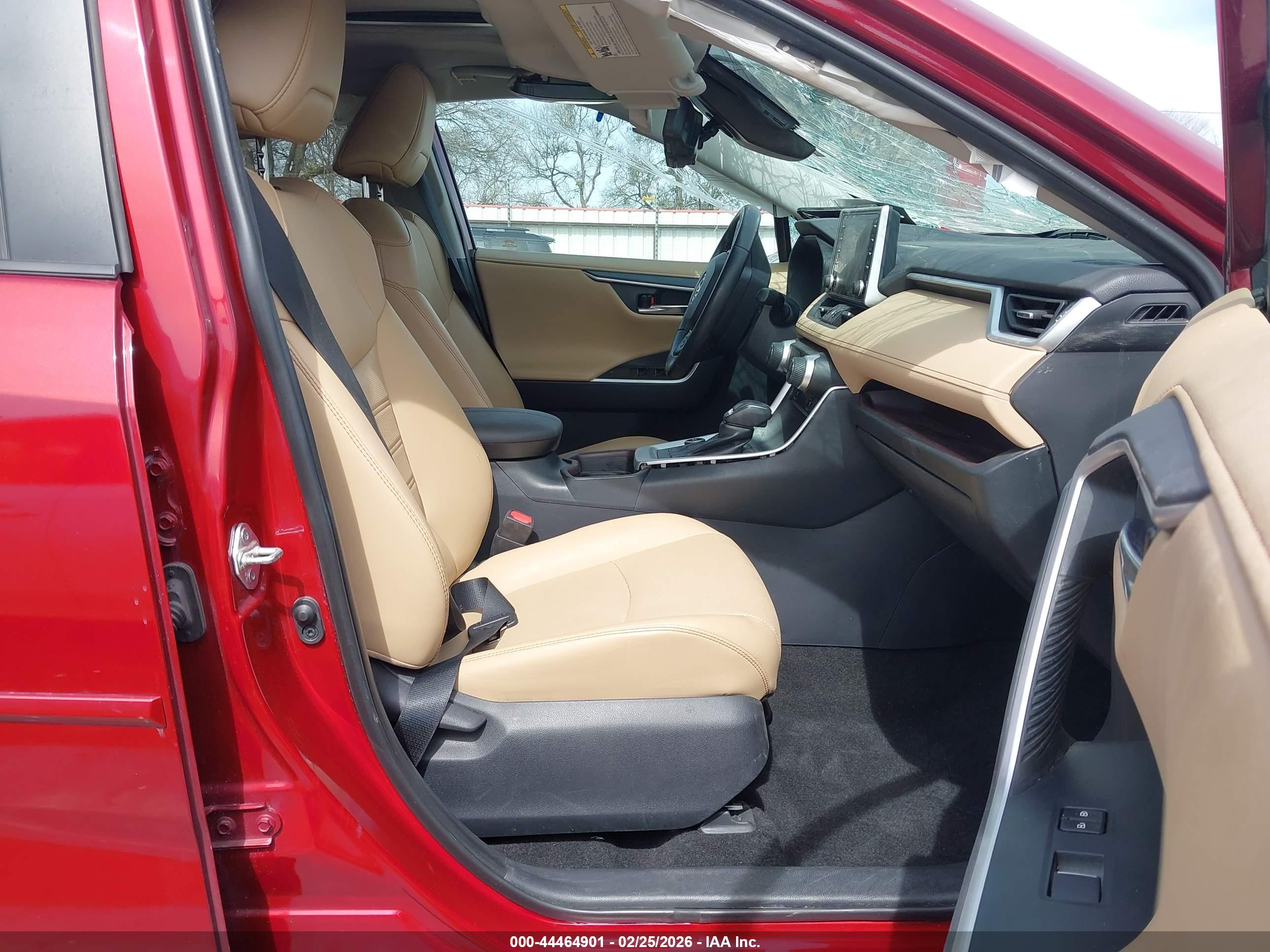 TOYOTA RAV4 image 5