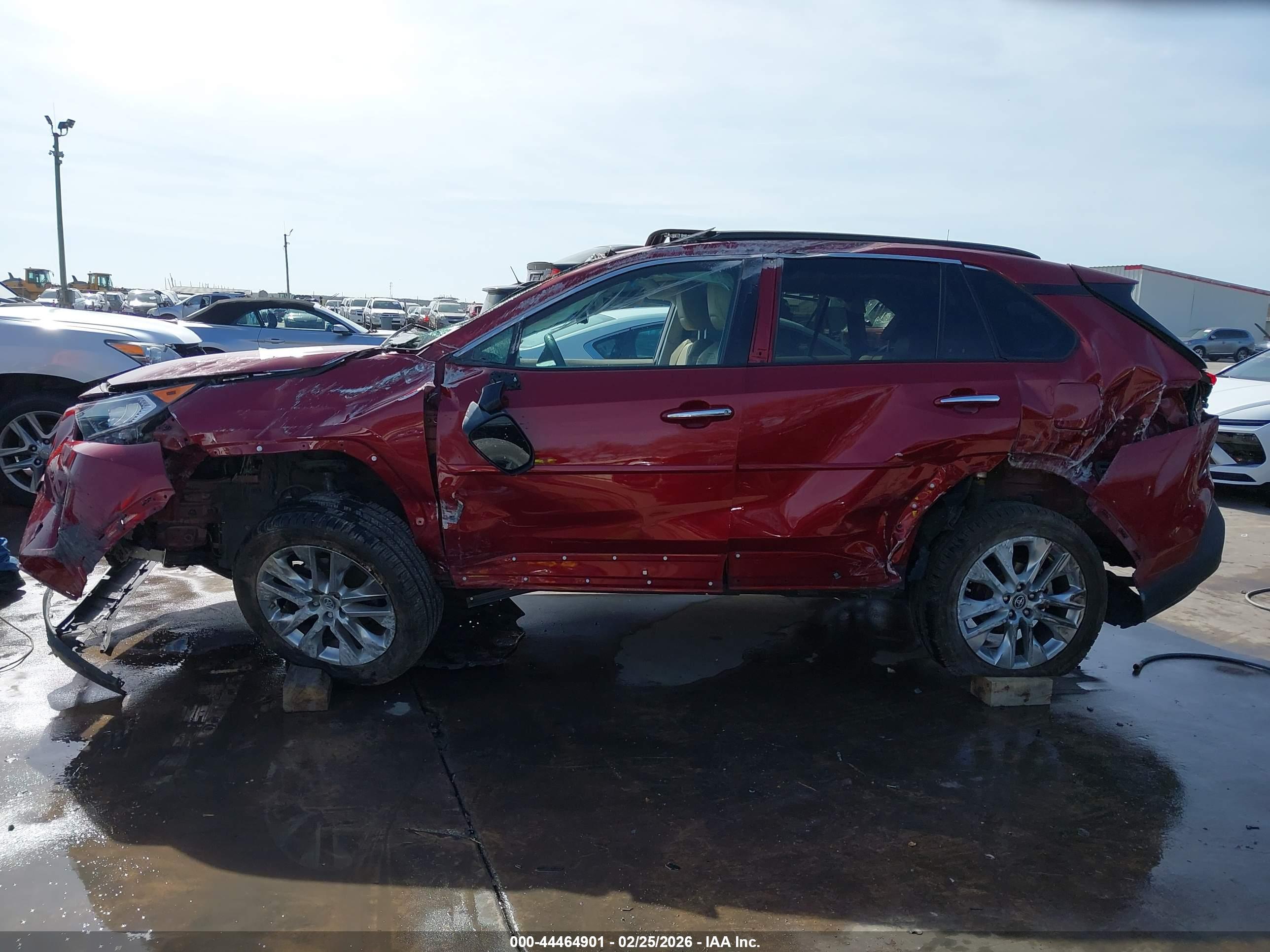 TOYOTA RAV4 image 6