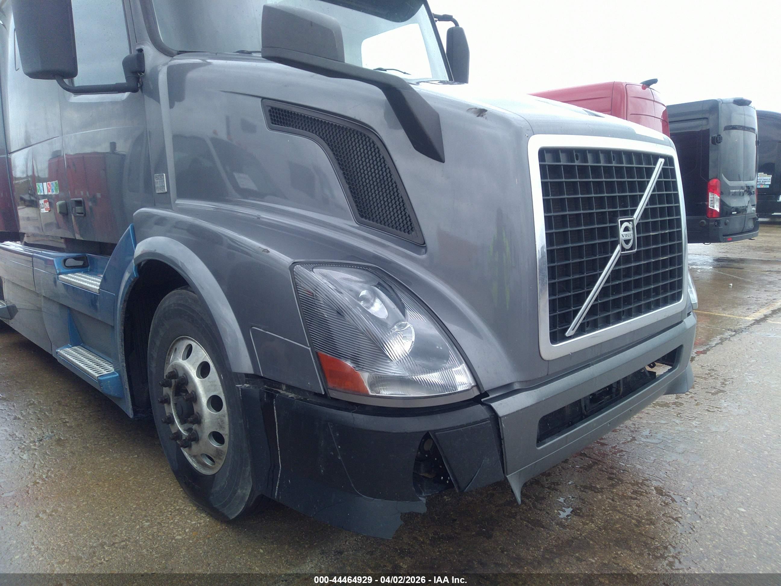 VOLVO VN image 10