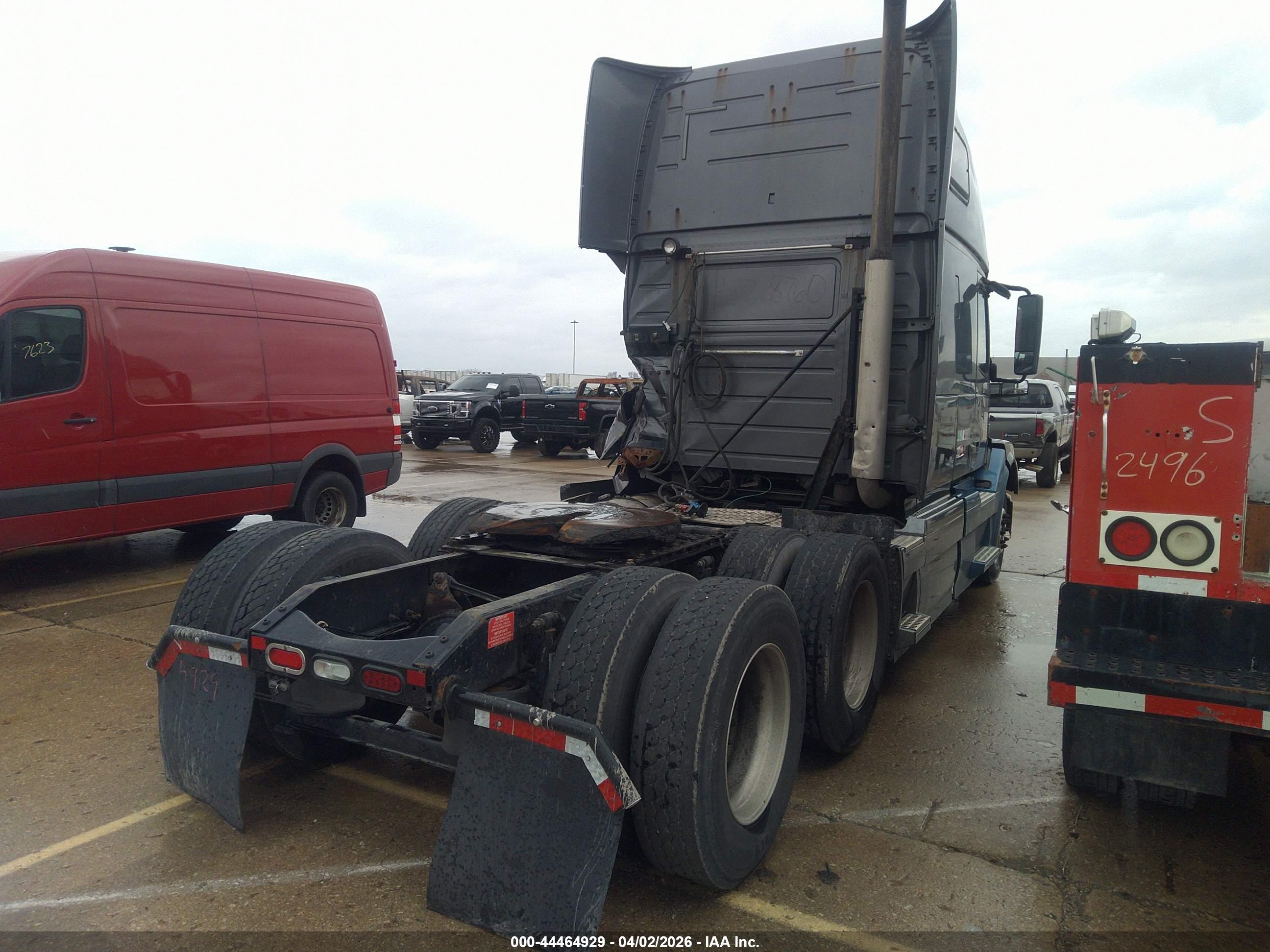 VOLVO VN image 4