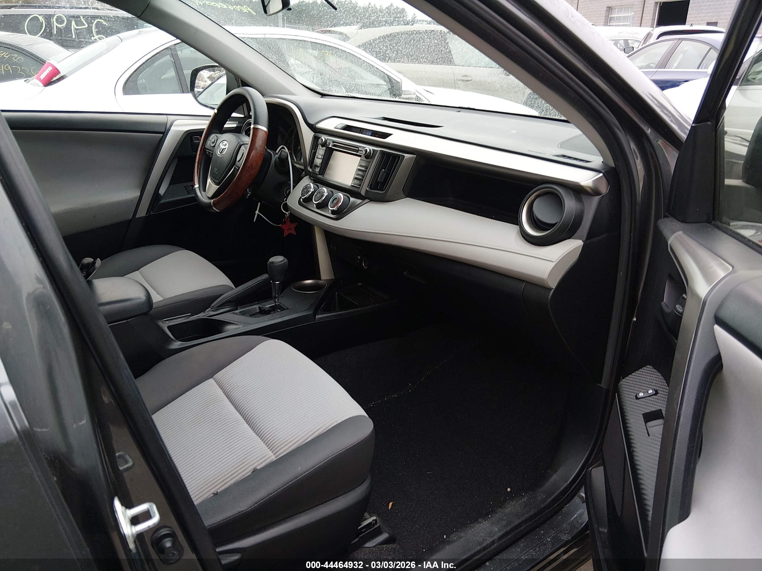 TOYOTA RAV4 image 5