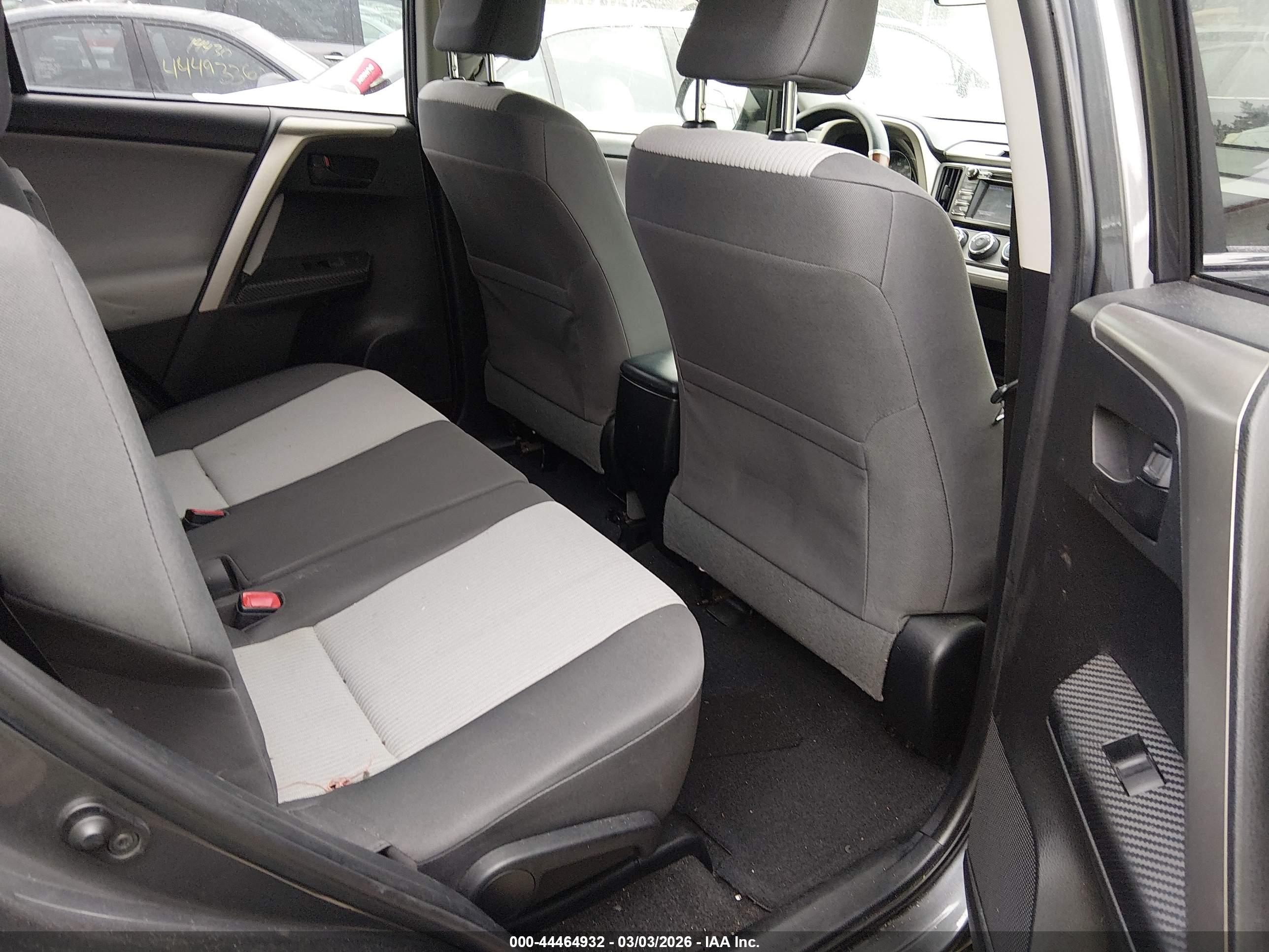 TOYOTA RAV4 image 8