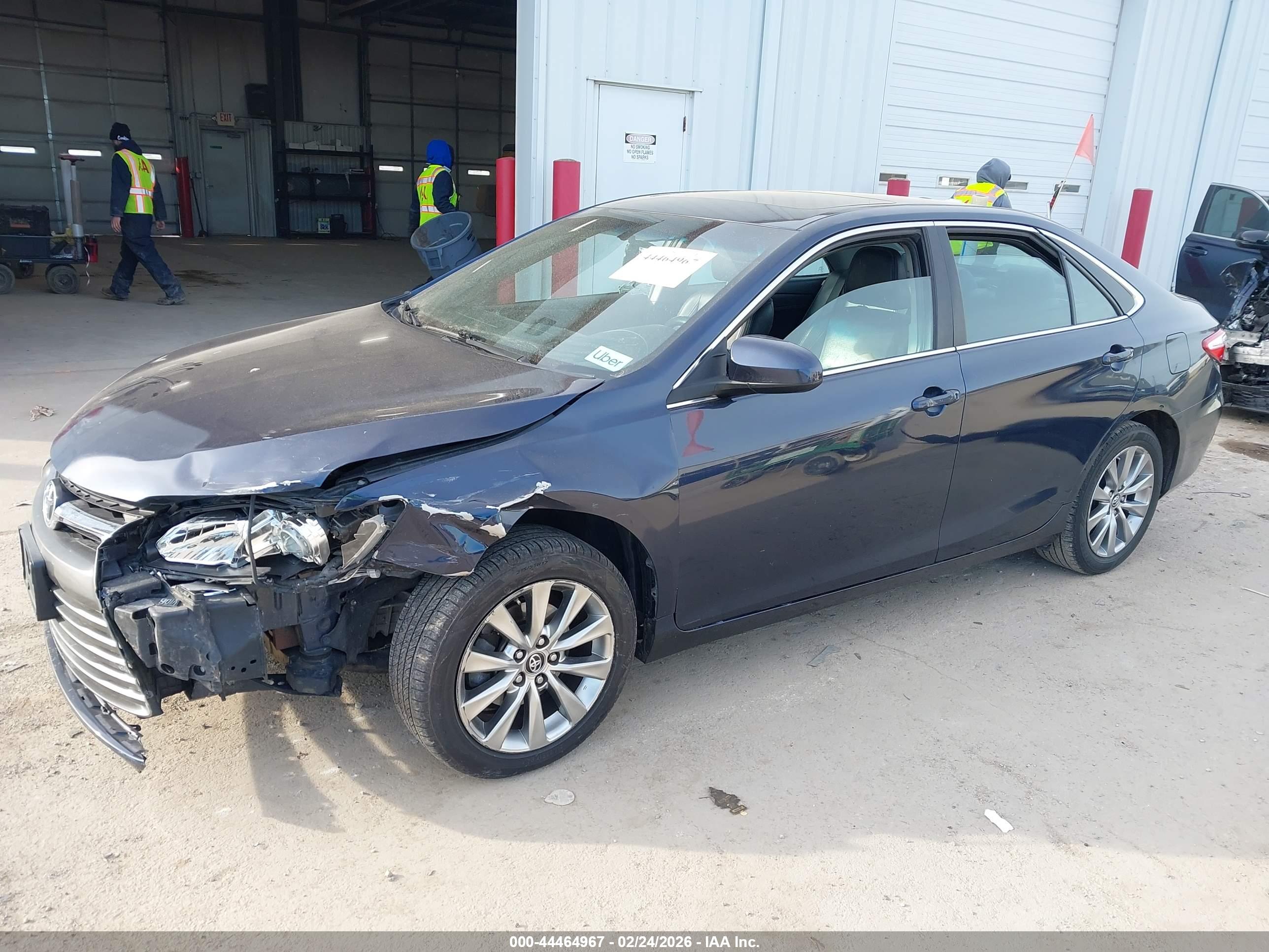 TOYOTA CAMRY image 2