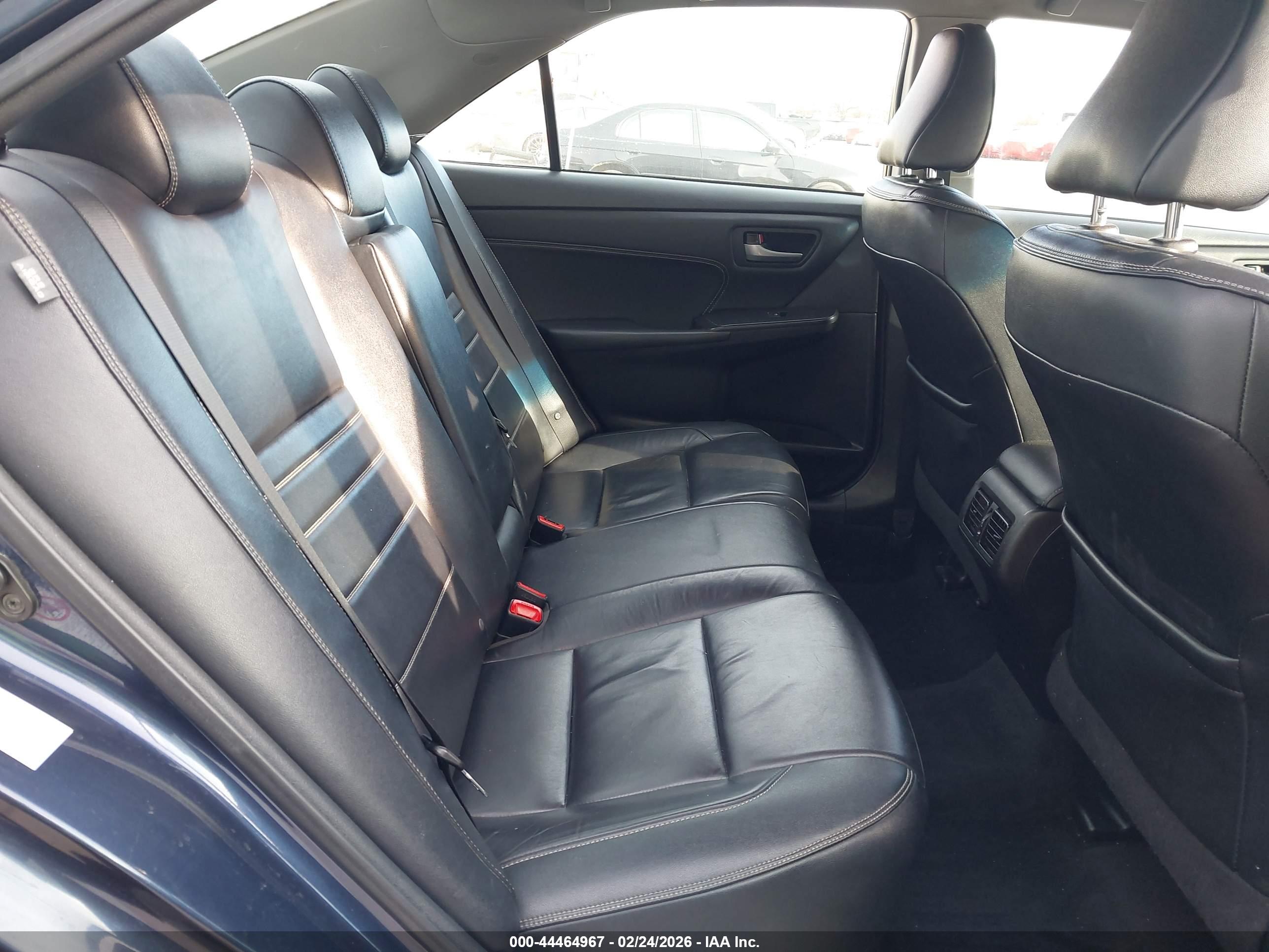 TOYOTA CAMRY image 8