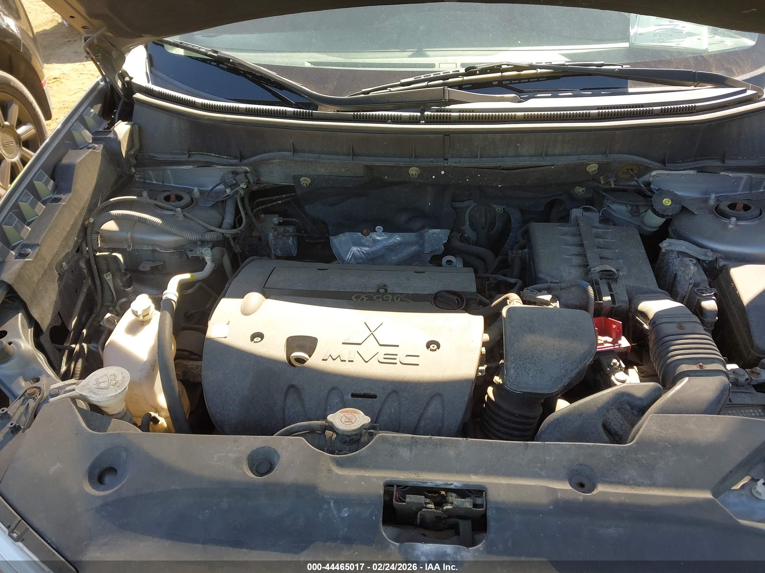 MITSUBISHI OUTLANDER image 10
