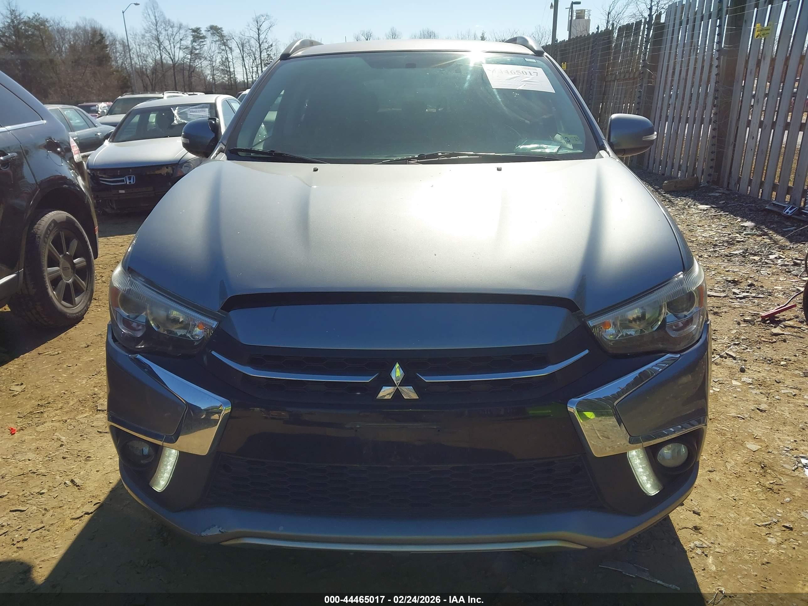 MITSUBISHI OUTLANDER image 6