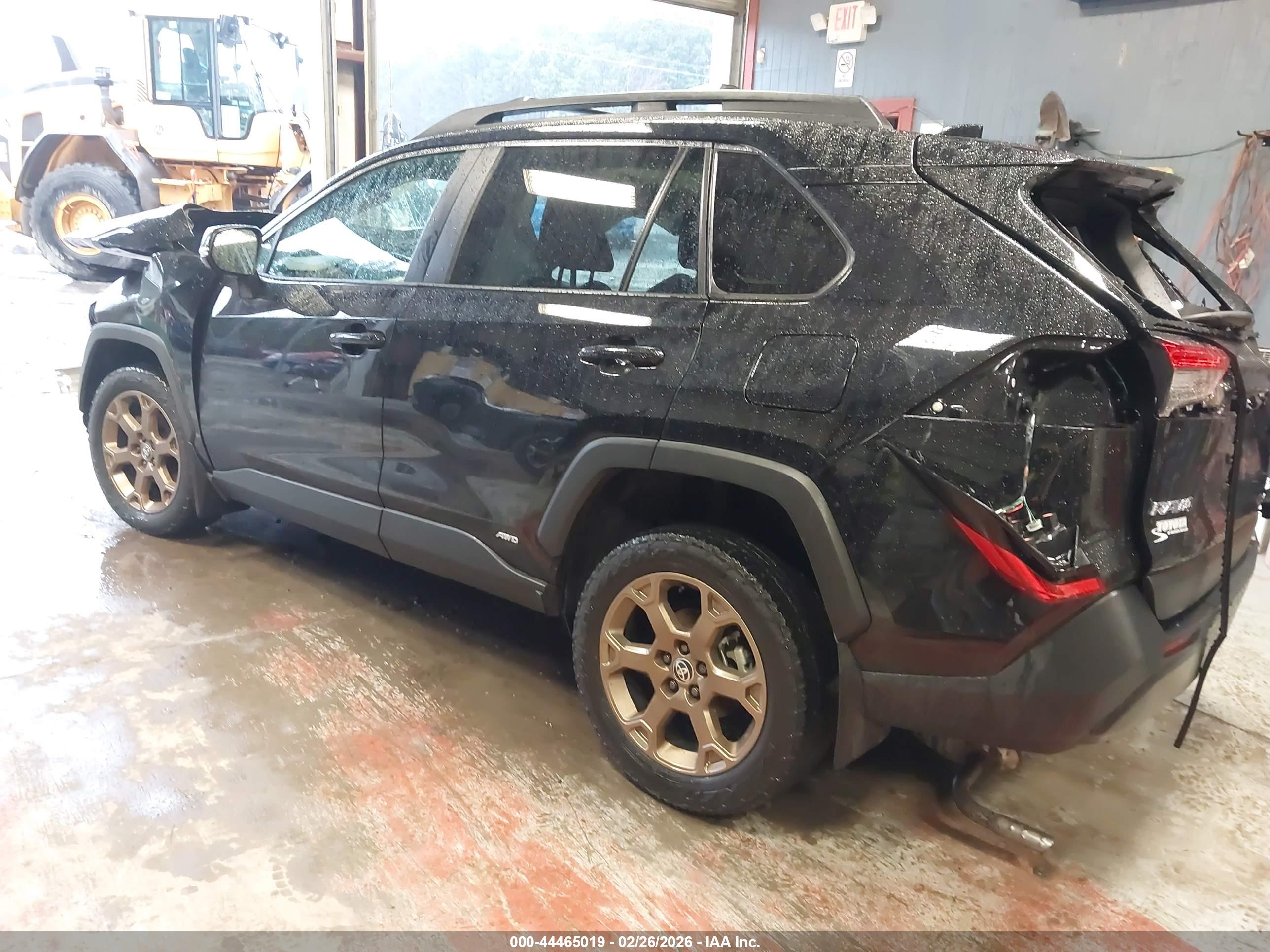 TOYOTA RAV4 image 3