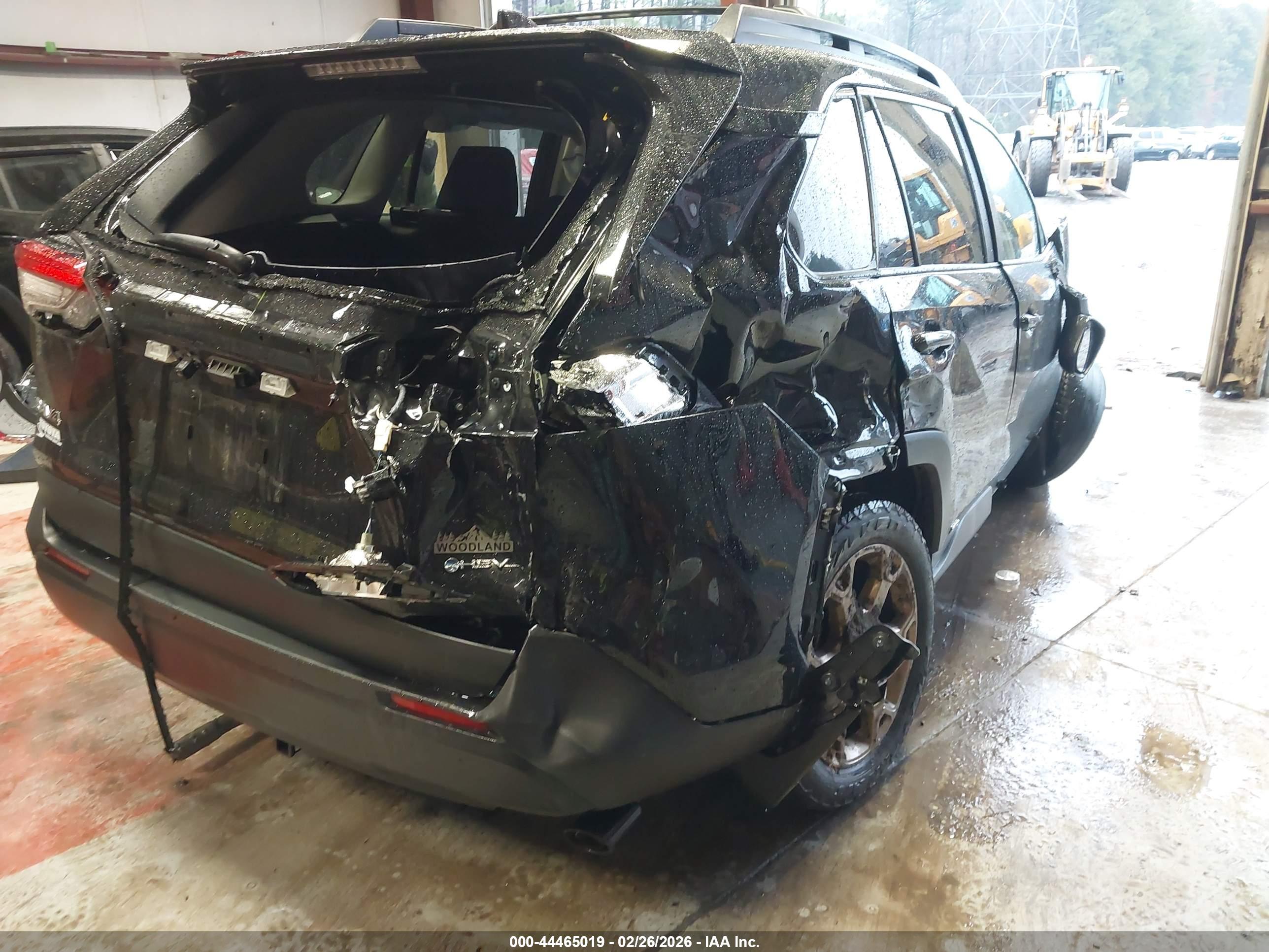 TOYOTA RAV4 image 4