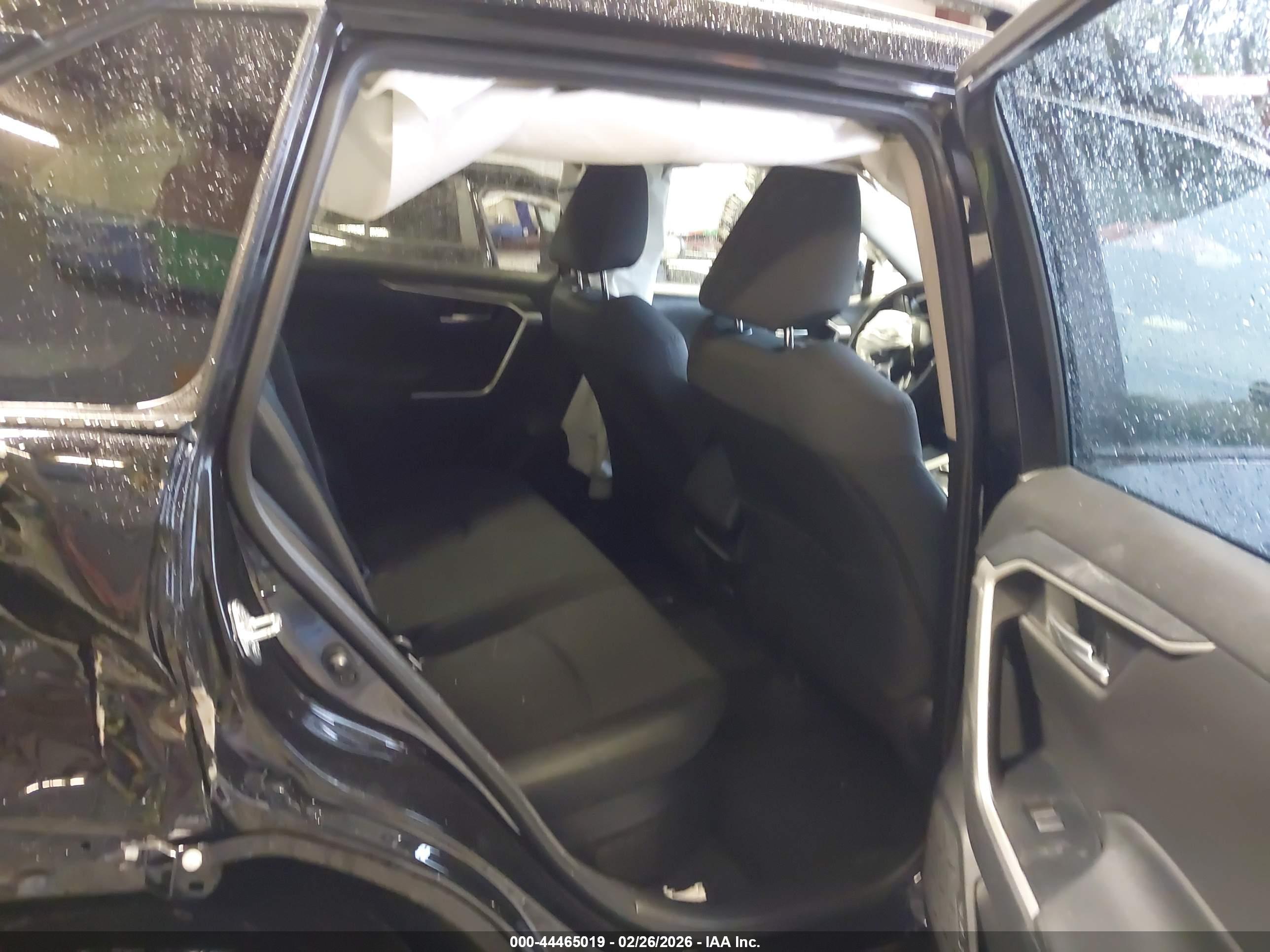 TOYOTA RAV4 image 8