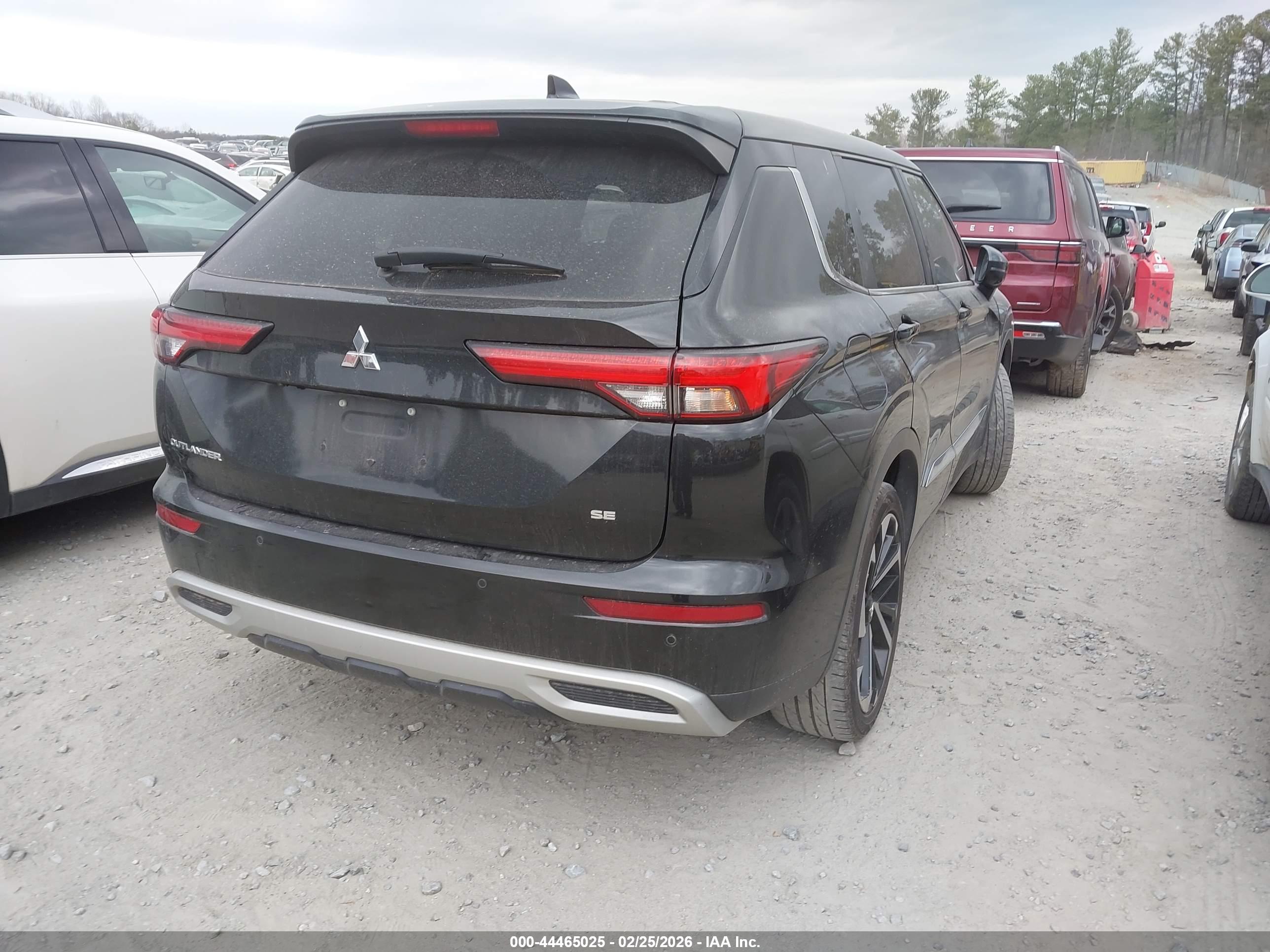 MITSUBISHI OUTLANDER image 4