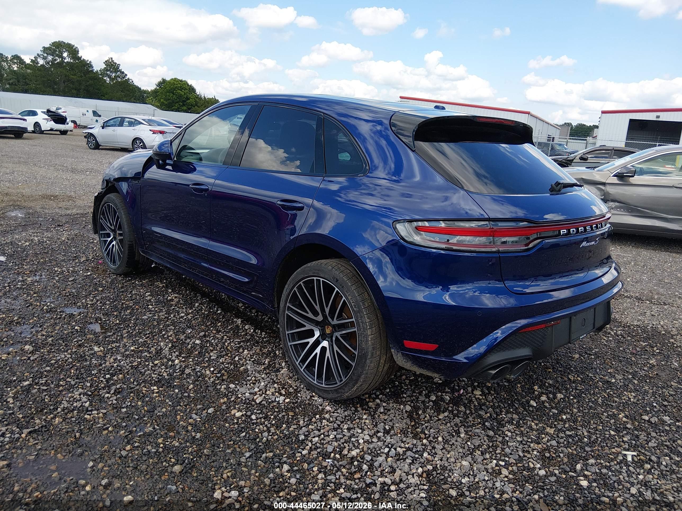 PORSCHE MACAN image 3