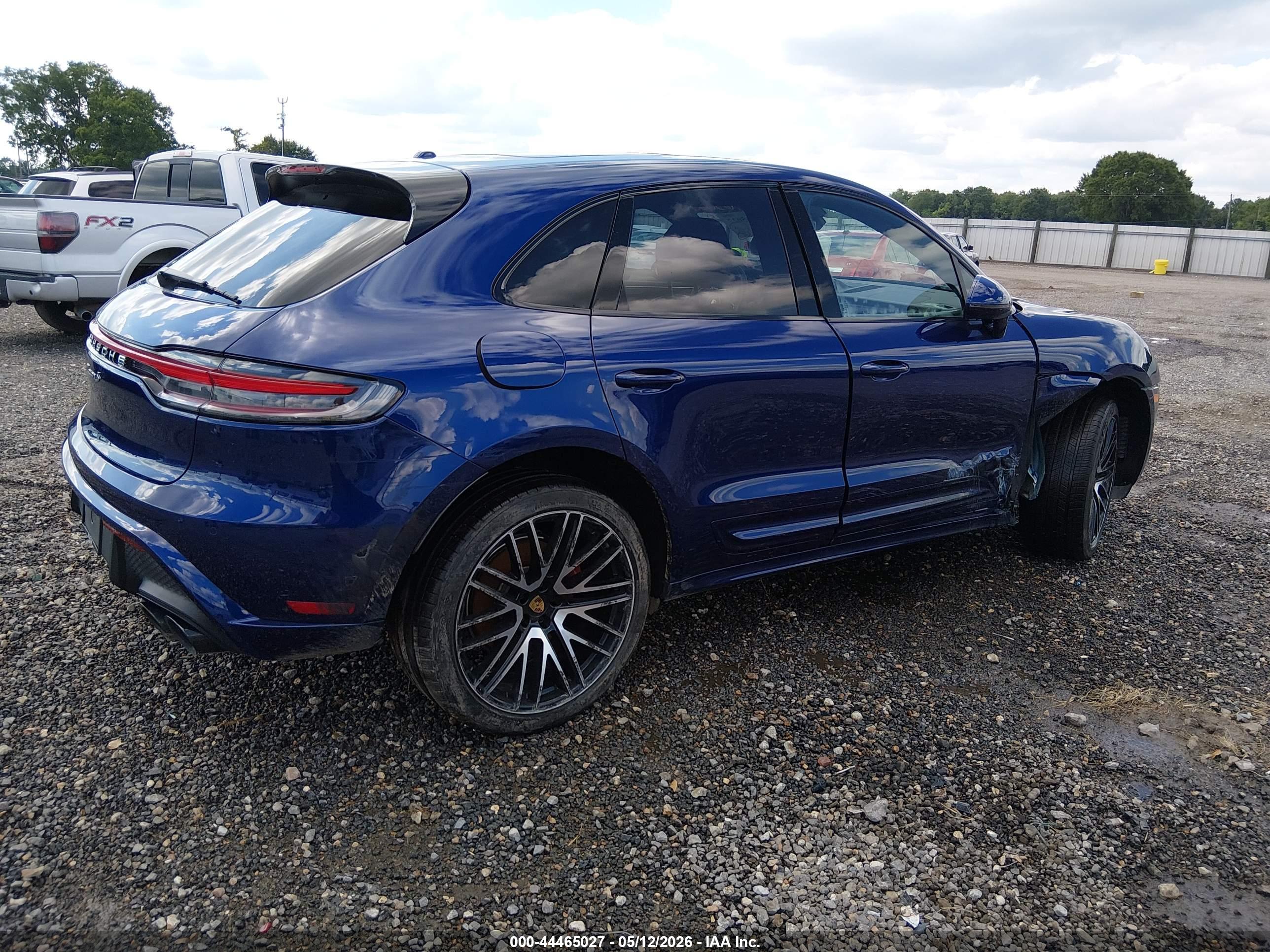 PORSCHE MACAN image 4