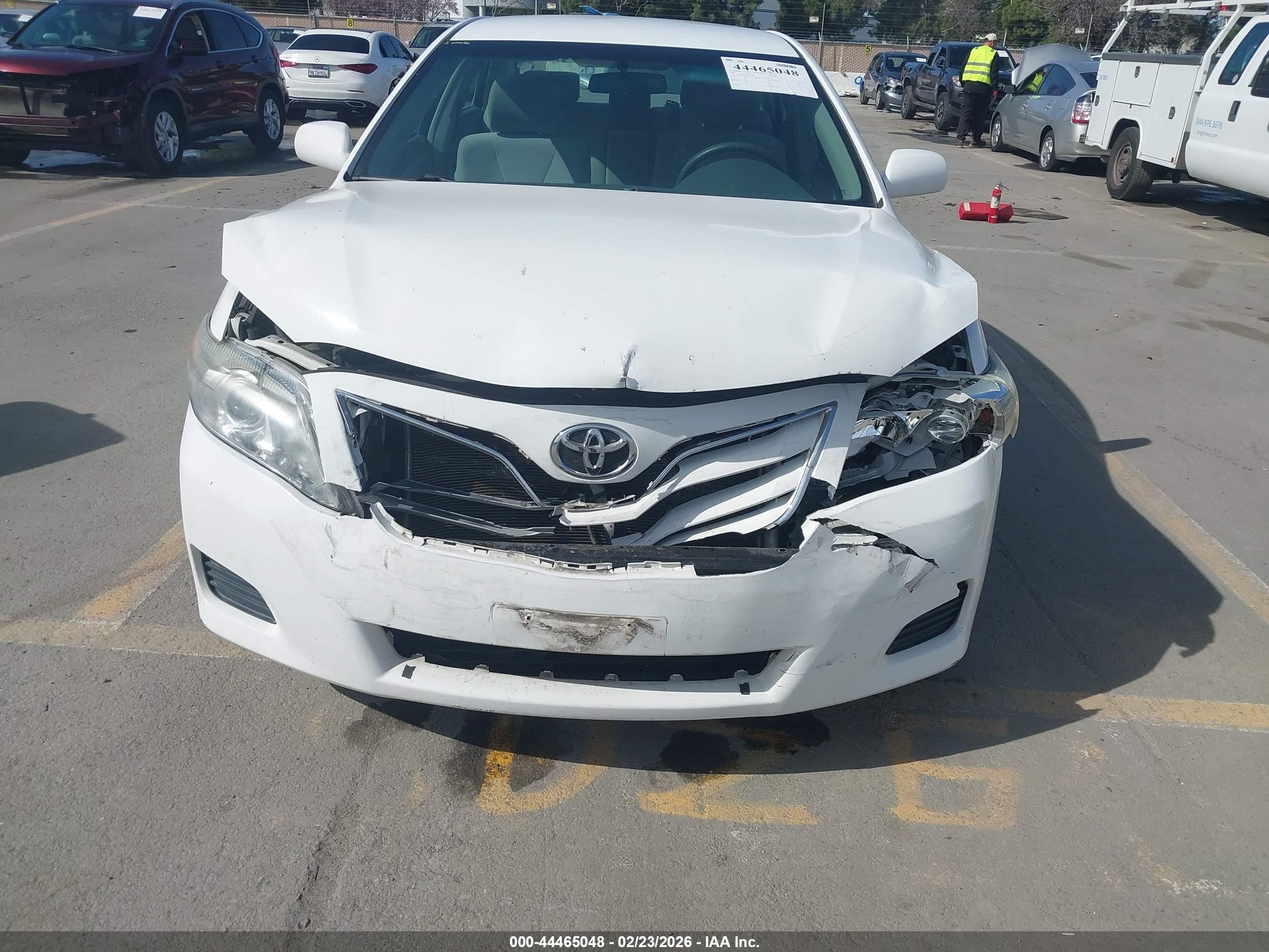 TOYOTA CAMRY image 6
