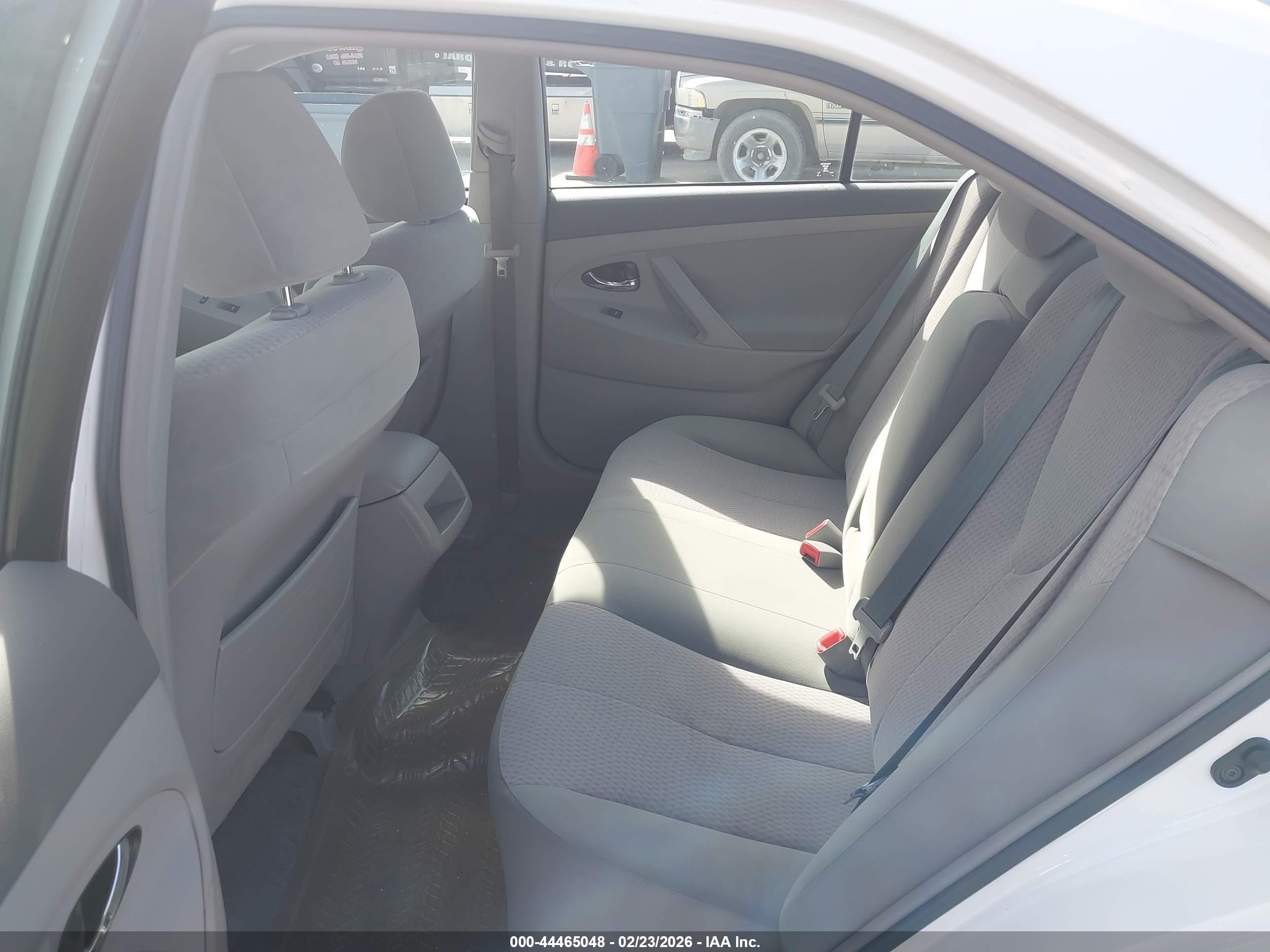TOYOTA CAMRY image 8