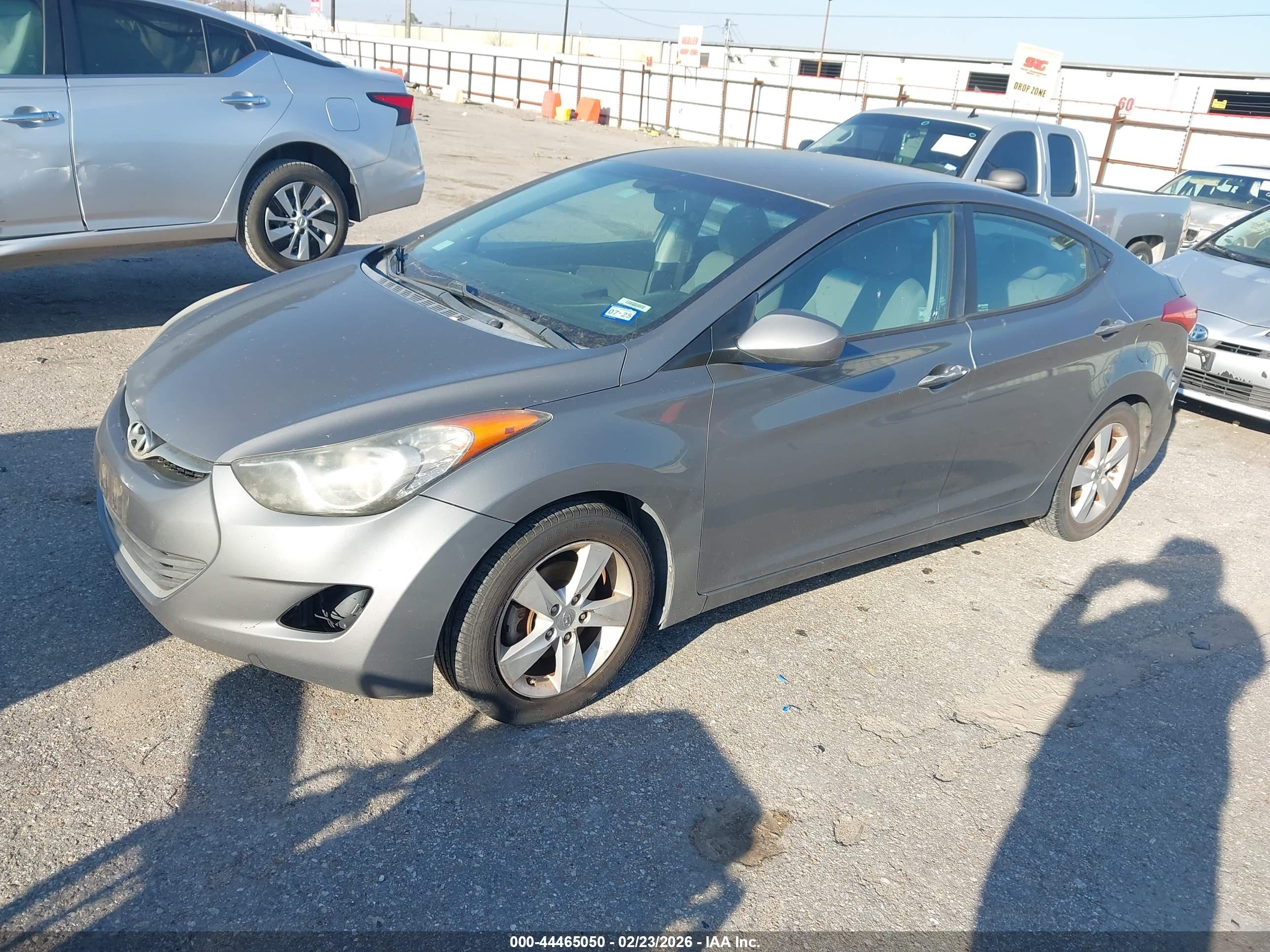 HYUNDAI ELANTRA image 2
