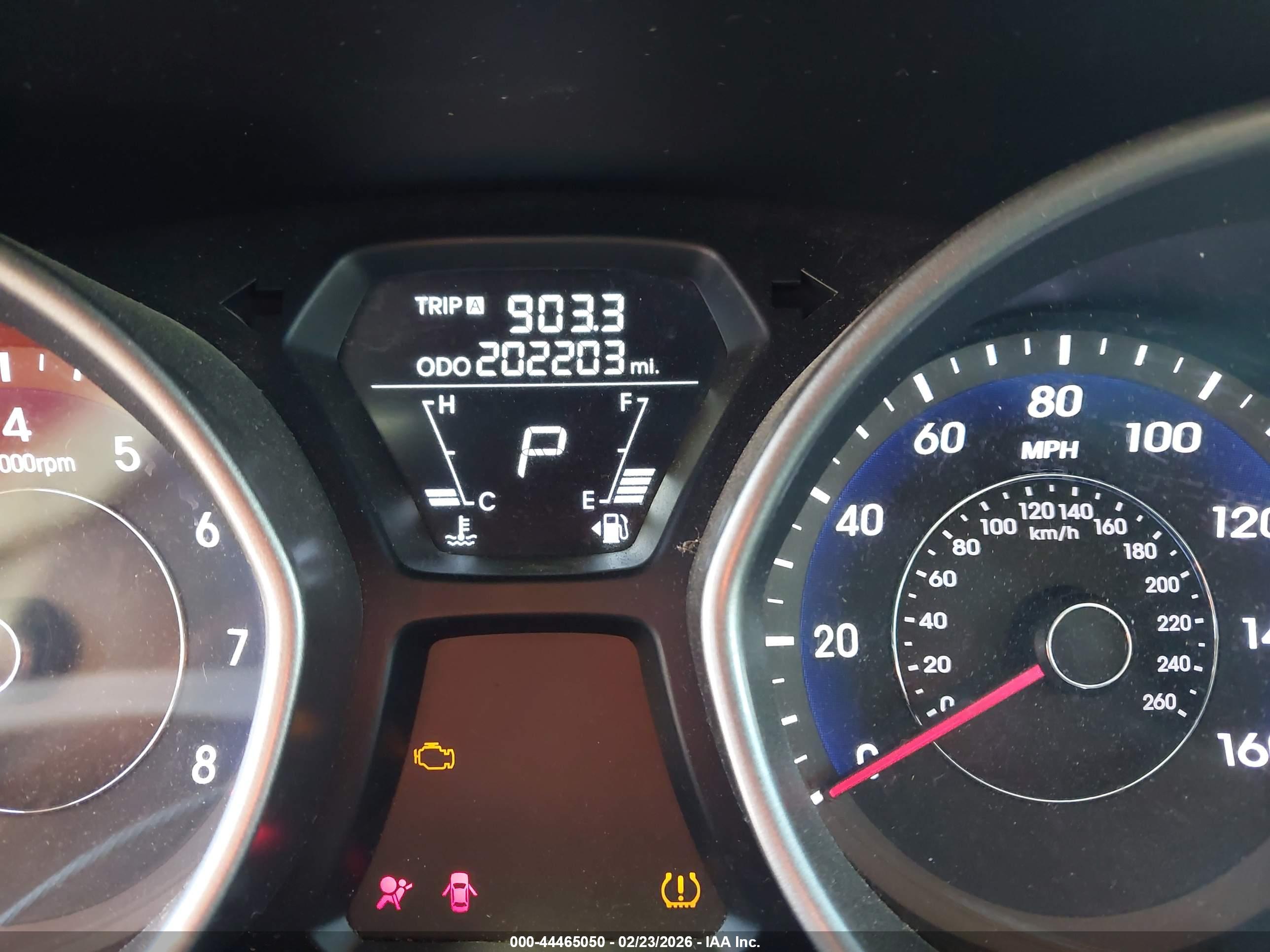 HYUNDAI ELANTRA image 7